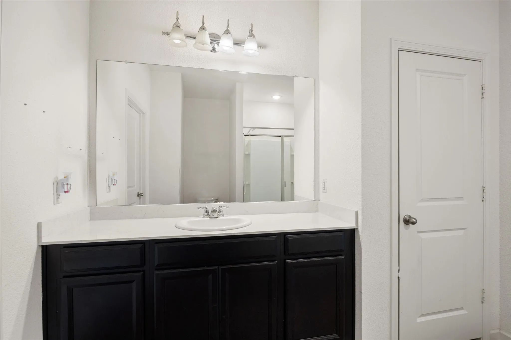 Single Family Residence For Sale in Tarrant County , 433 Starboard Drive, Crowley, Texas 76036, 4 Bedroom, 2 Bathroom, 2 Garage spaces, 1,940 Sqft, built in 2019, mls#21387728, Real Estate Agent in Crowley, Homes For Sale in Tarrant county, Homes For Sale in Crowley, Realtor in Crowley Texas, Real Estate Brokerage Independent Realty Texas, Luminita Cordes Realtor