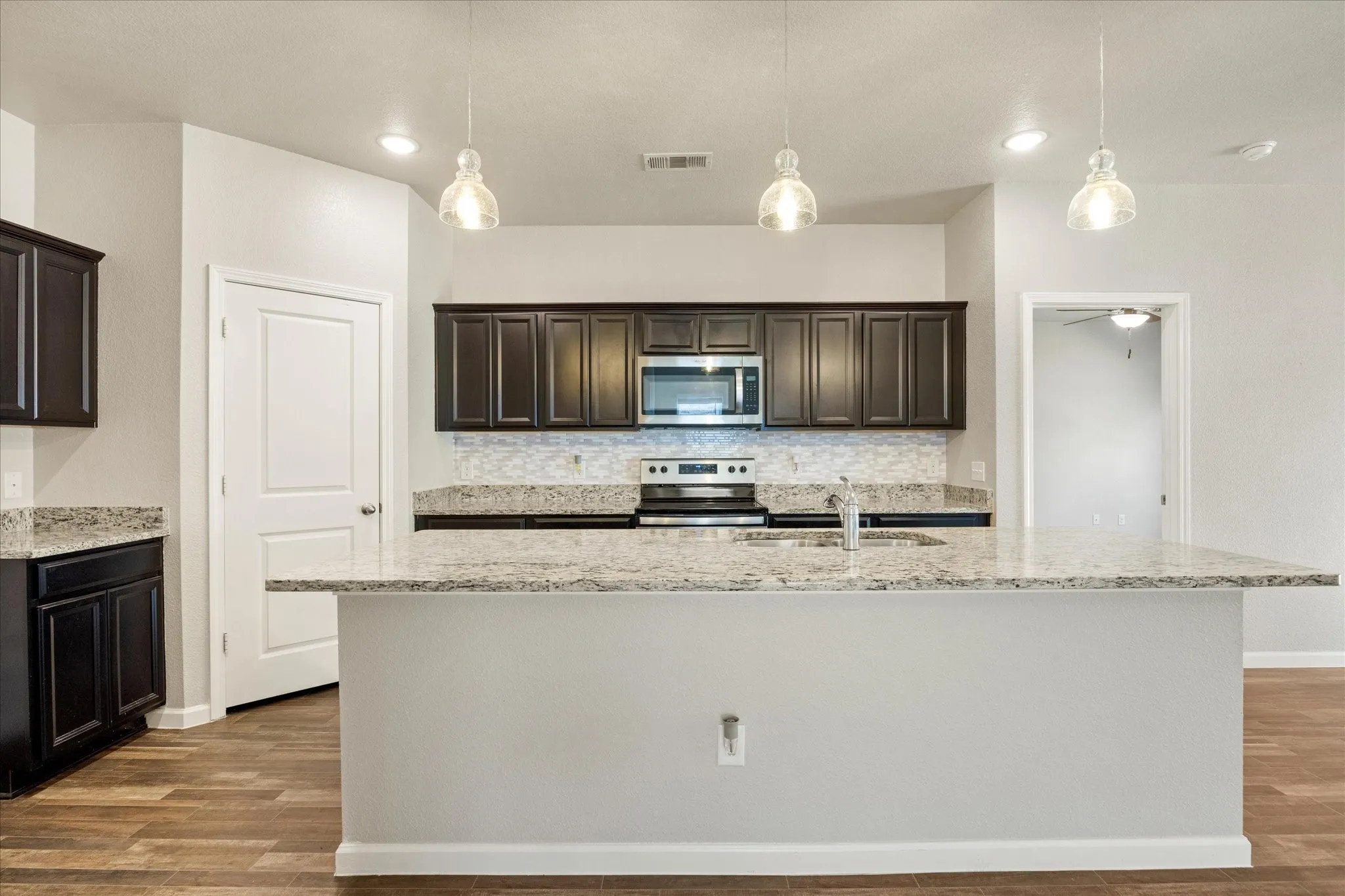 Single Family Residence For Sale in Tarrant County , 433 Starboard Drive, Crowley, Texas 76036, 4 Bedroom, 2 Bathroom, 2 Garage spaces, 1,940 Sqft, built in 2019, mls#21387728, Real Estate Agent in Crowley, Homes For Sale in Tarrant county, Homes For Sale in Crowley, Realtor in Crowley Texas, Real Estate Brokerage Independent Realty Texas, Luminita Cordes Realtor