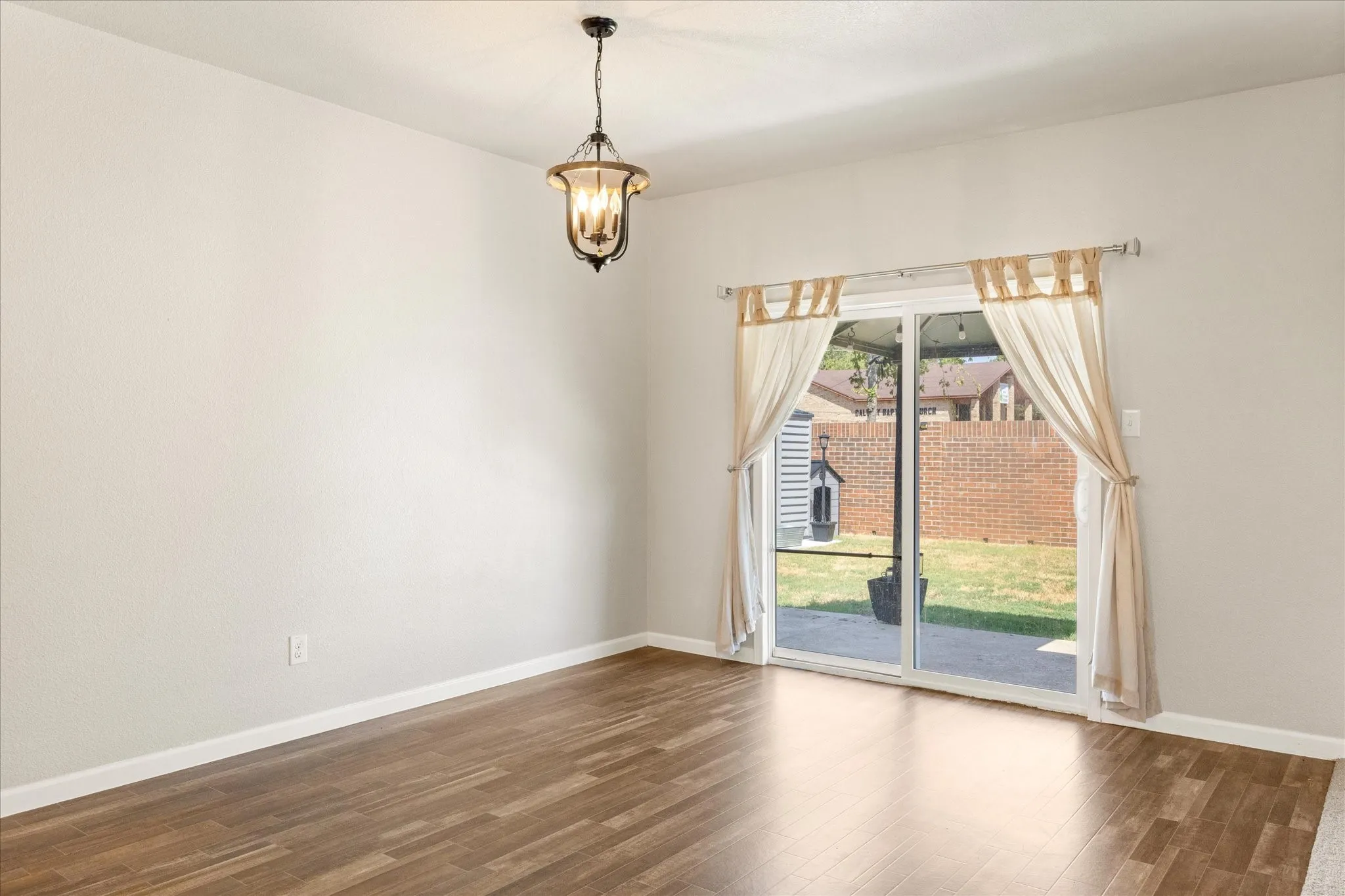 Single Family Residence For Sale in Tarrant County , 433 Starboard Drive, Crowley, Texas 76036, 4 Bedroom, 2 Bathroom, 2 Garage spaces, 1,940 Sqft, built in 2019, mls#21387728, Real Estate Agent in Crowley, Homes For Sale in Tarrant county, Homes For Sale in Crowley, Realtor in Crowley Texas, Real Estate Brokerage Independent Realty Texas, Luminita Cordes Realtor
