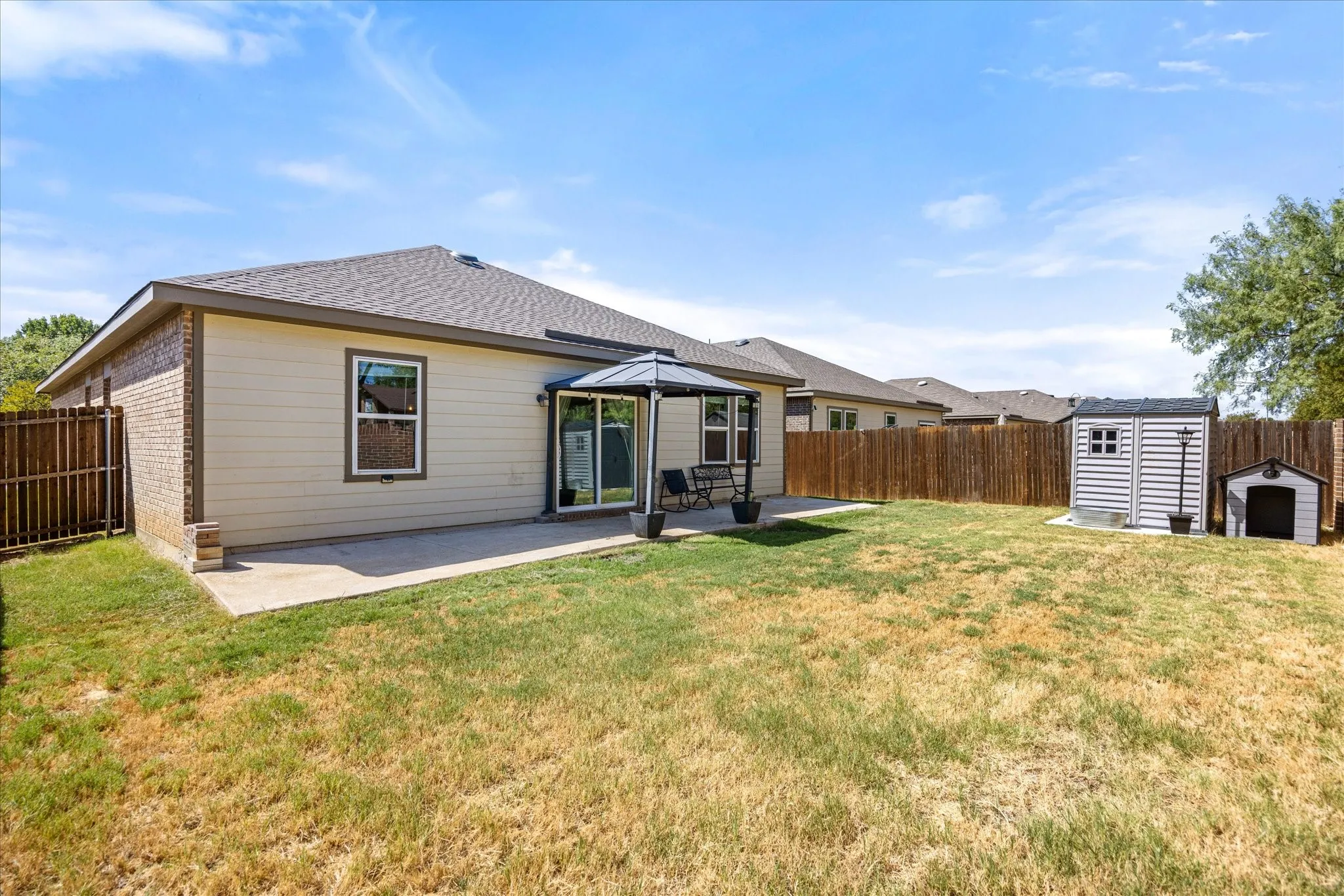 Single Family Residence For Sale in Tarrant County , 433 Starboard Drive, Crowley, Texas 76036, 4 Bedroom, 2 Bathroom, 2 Garage spaces, 1,940 Sqft, built in 2019, mls#21387728, Real Estate Agent in Crowley, Homes For Sale in Tarrant county, Homes For Sale in Crowley, Realtor in Crowley Texas, Real Estate Brokerage Independent Realty Texas, Luminita Cordes Realtor