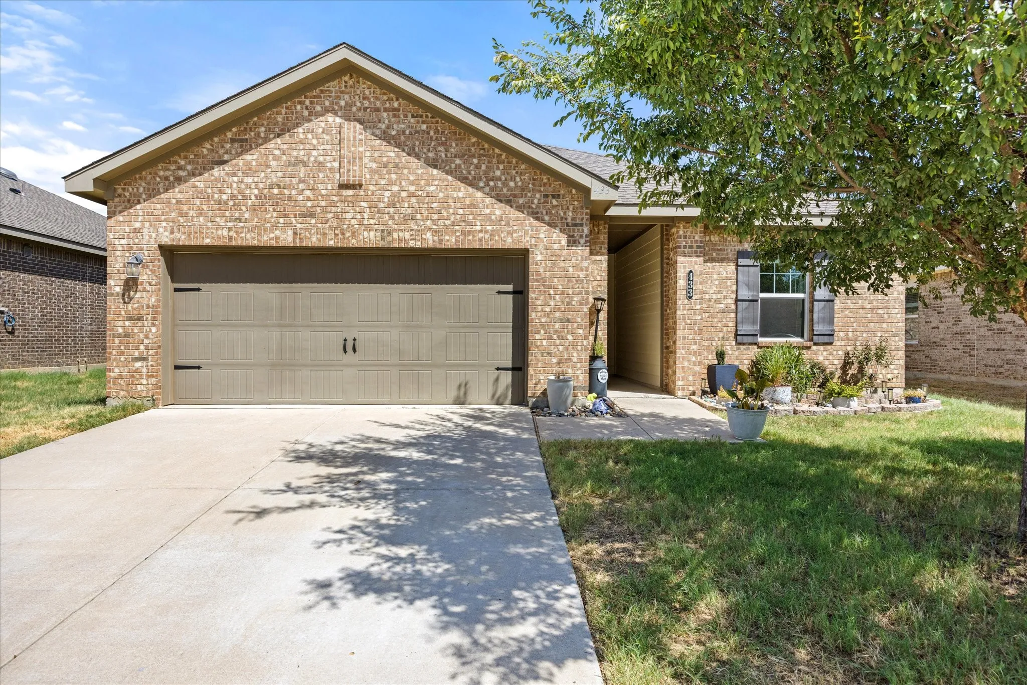 Single Family Residence For Sale in Tarrant County , 433 Starboard Drive, Crowley, Texas 76036, 4 Bedroom, 2 Bathroom, 2 Garage spaces, 1,940 Sqft, built in 2019, mls#21387728, Real Estate Agent in Crowley, Homes For Sale in Tarrant county, Homes For Sale in Crowley, Realtor in Crowley Texas, Real Estate Brokerage Independent Realty Texas, Luminita Cordes Realtor