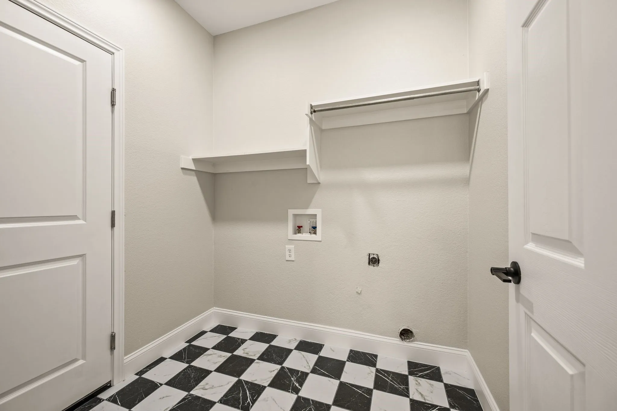 Single Family Residence For Sale in Denton County , 11207 Raveneaux Drive, Frisco, Texas 75033, 5 Bedroom, 4 Bathroom, 2 Garage spaces, 3,750 Sqft, built in 2000, mls#21388967, Real Estate Agent in Frisco, Homes For Sale in Denton county, Homes For Sale in Frisco, Realtor in Frisco Texas, Real Estate Brokerage Independent Realty Texas, Luminita Cordes Realtor
