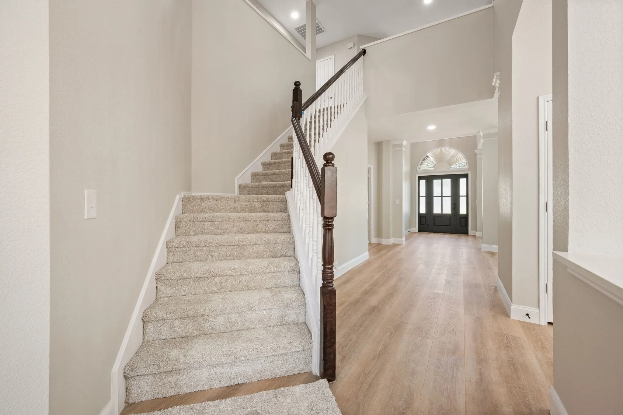 Single Family Residence For Sale in Denton County , 11207 Raveneaux Drive, Frisco, Texas 75033, 5 Bedroom, 4 Bathroom, 2 Garage spaces, 3,750 Sqft, built in 2000, mls#21388967, Real Estate Agent in Frisco, Homes For Sale in Denton county, Homes For Sale in Frisco, Realtor in Frisco Texas, Real Estate Brokerage Independent Realty Texas, Luminita Cordes Realtor