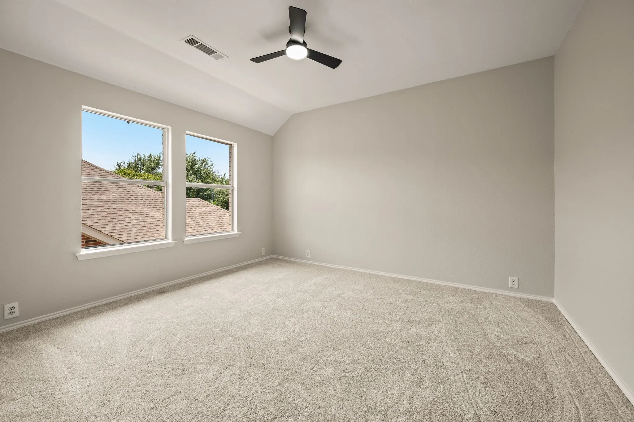 Single Family Residence For Sale in Denton County , 11207 Raveneaux Drive, Frisco, Texas 75033, 5 Bedroom, 4 Bathroom, 2 Garage spaces, 3,750 Sqft, built in 2000, mls#21388967, Real Estate Agent in Frisco, Homes For Sale in Denton county, Homes For Sale in Frisco, Realtor in Frisco Texas, Real Estate Brokerage Independent Realty Texas, Luminita Cordes Realtor