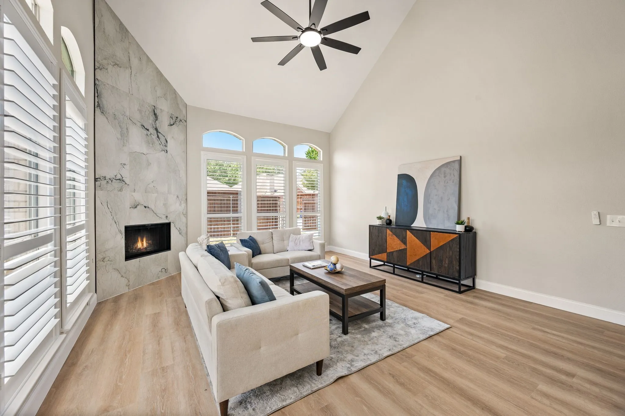 Single Family Residence For Sale in Denton County , 11207 Raveneaux Drive, Frisco, Texas 75033, 5 Bedroom, 4 Bathroom, 2 Garage spaces, 3,750 Sqft, built in 2000, mls#21388967, Real Estate Agent in Frisco, Homes For Sale in Denton county, Homes For Sale in Frisco, Realtor in Frisco Texas, Real Estate Brokerage Independent Realty Texas, Luminita Cordes Realtor