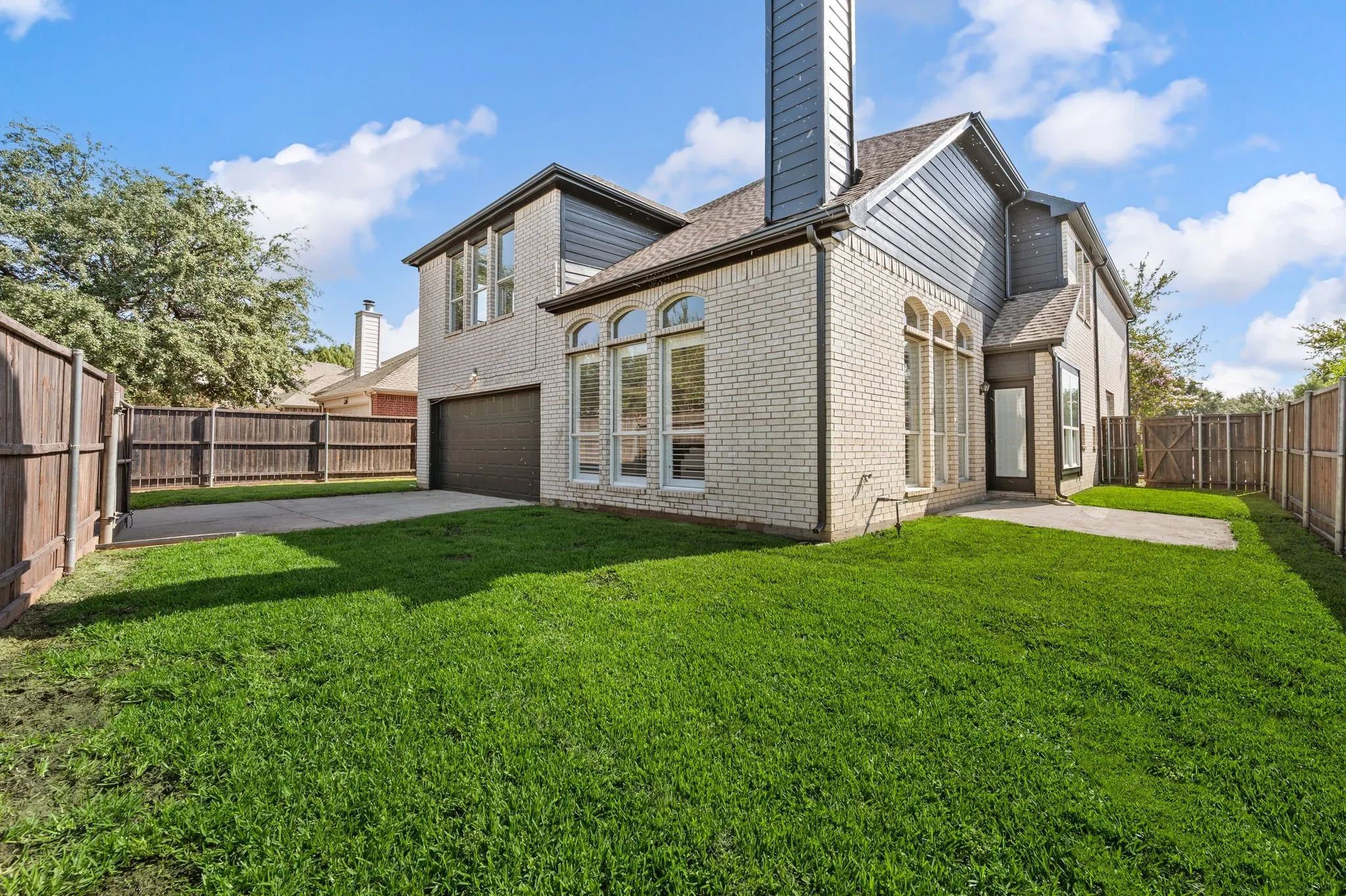 Single Family Residence For Sale in Denton County , 11207 Raveneaux Drive, Frisco, Texas 75033, 5 Bedroom, 4 Bathroom, 2 Garage spaces, 3,750 Sqft, built in 2000, mls#21388967, Real Estate Agent in Frisco, Homes For Sale in Denton county, Homes For Sale in Frisco, Realtor in Frisco Texas, Real Estate Brokerage Independent Realty Texas, Luminita Cordes Realtor