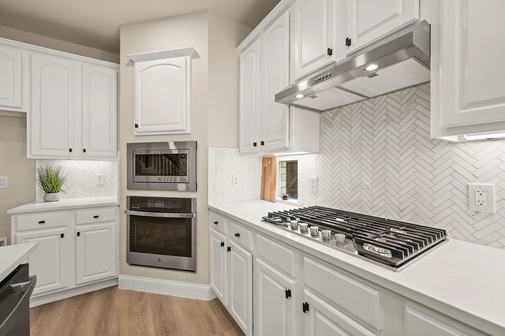 Single Family Residence For Sale in Denton County , 11207 Raveneaux Drive, Frisco, Texas 75033, 5 Bedroom, 4 Bathroom, 2 Garage spaces, 3,750 Sqft, built in 2000, mls#21388967, Real Estate Agent in Frisco, Homes For Sale in Denton county, Homes For Sale in Frisco, Realtor in Frisco Texas, Real Estate Brokerage Independent Realty Texas, Luminita Cordes Realtor