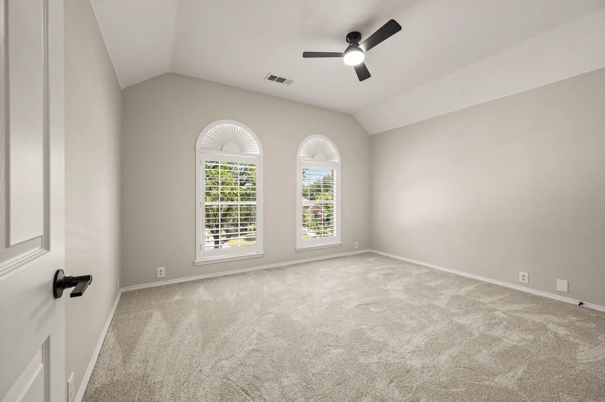 Single Family Residence For Sale in Denton County , 11207 Raveneaux Drive, Frisco, Texas 75033, 5 Bedroom, 4 Bathroom, 2 Garage spaces, 3,750 Sqft, built in 2000, mls#21388967, Real Estate Agent in Frisco, Homes For Sale in Denton county, Homes For Sale in Frisco, Realtor in Frisco Texas, Real Estate Brokerage Independent Realty Texas, Luminita Cordes Realtor