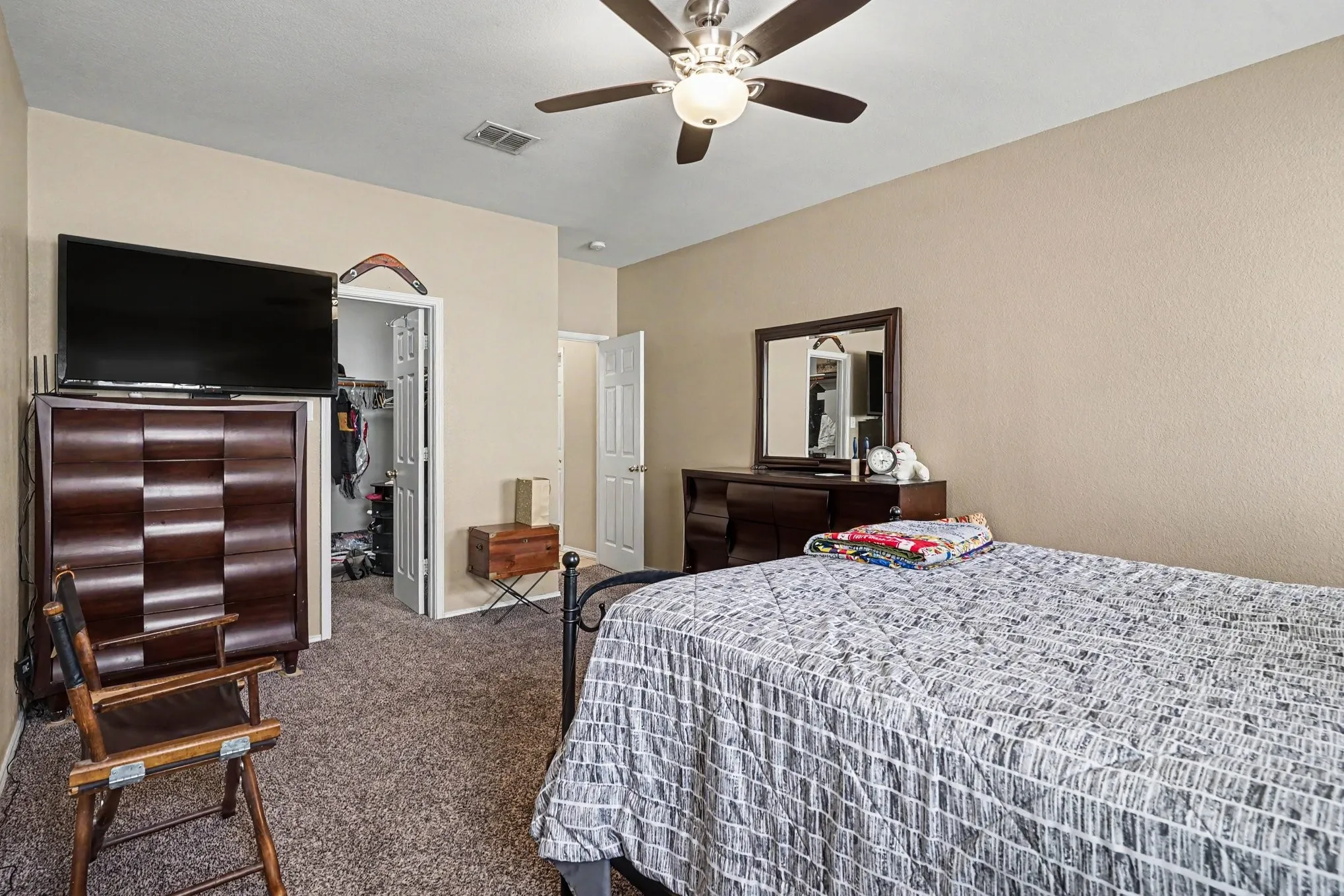 Single Family Residence For Sale in Dallas County , 4619 Southampton Boulevard, Garland, Texas 75043, 4 Bedroom, 2 Bathroom, 2 Garage spaces, 2,359 Sqft, built in 2003, mls#21386769, Real Estate Agent in Garland, Homes For Sale in Dallas county, Homes For Sale in Garland, Realtor in Garland Texas, Real Estate Brokerage Independent Realty Texas, Luminita Cordes Realtor