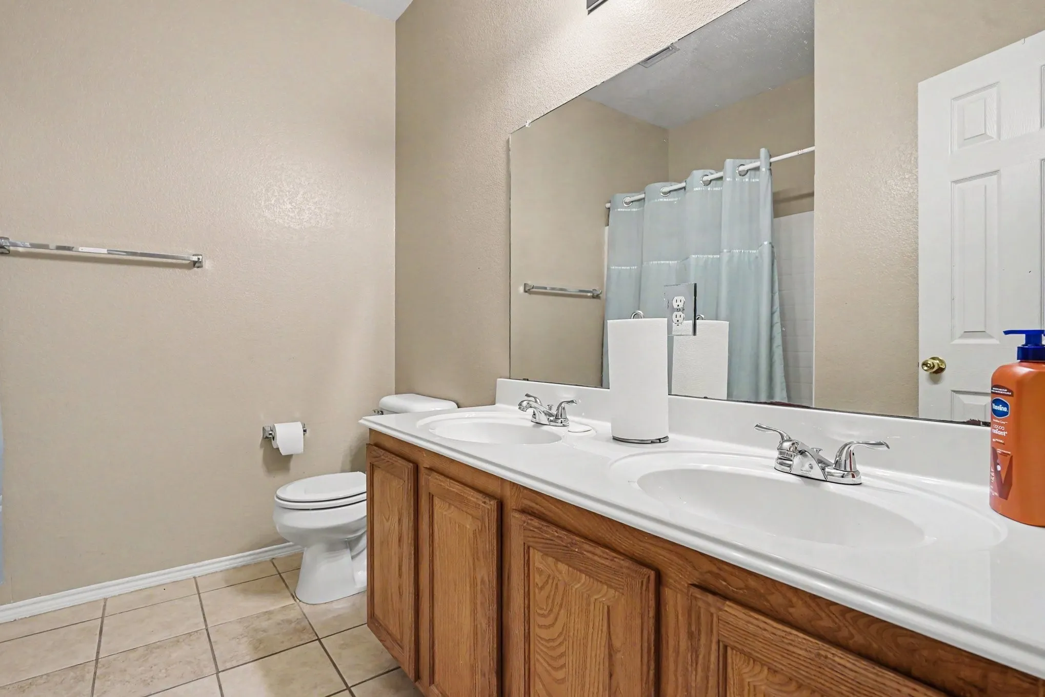 Single Family Residence For Sale in Dallas County , 4619 Southampton Boulevard, Garland, Texas 75043, 4 Bedroom, 2 Bathroom, 2 Garage spaces, 2,359 Sqft, built in 2003, mls#21386769, Real Estate Agent in Garland, Homes For Sale in Dallas county, Homes For Sale in Garland, Realtor in Garland Texas, Real Estate Brokerage Independent Realty Texas, Luminita Cordes Realtor