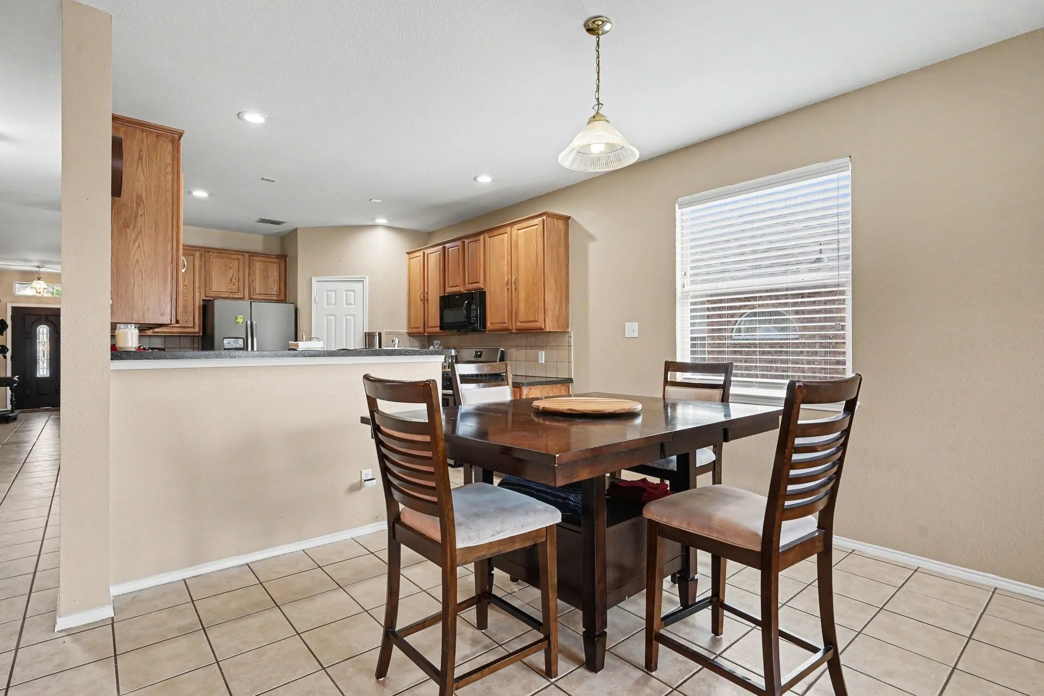 Single Family Residence For Sale in Dallas County , 4619 Southampton Boulevard, Garland, Texas 75043, 4 Bedroom, 2 Bathroom, 2 Garage spaces, 2,359 Sqft, built in 2003, mls#21386769, Real Estate Agent in Garland, Homes For Sale in Dallas county, Homes For Sale in Garland, Realtor in Garland Texas, Real Estate Brokerage Independent Realty Texas, Luminita Cordes Realtor