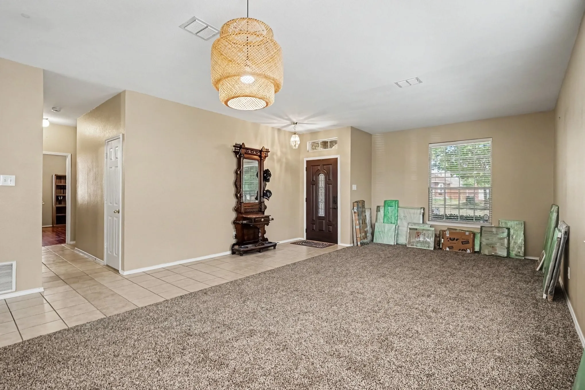 Single Family Residence For Sale in Dallas County , 4619 Southampton Boulevard, Garland, Texas 75043, 4 Bedroom, 2 Bathroom, 2 Garage spaces, 2,359 Sqft, built in 2003, mls#21386769, Real Estate Agent in Garland, Homes For Sale in Dallas county, Homes For Sale in Garland, Realtor in Garland Texas, Real Estate Brokerage Independent Realty Texas, Luminita Cordes Realtor