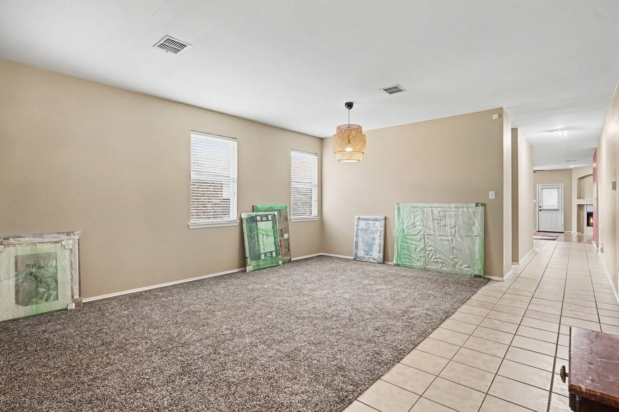 Single Family Residence For Sale in Dallas County , 4619 Southampton Boulevard, Garland, Texas 75043, 4 Bedroom, 2 Bathroom, 2 Garage spaces, 2,359 Sqft, built in 2003, mls#21386769, Real Estate Agent in Garland, Homes For Sale in Dallas county, Homes For Sale in Garland, Realtor in Garland Texas, Real Estate Brokerage Independent Realty Texas, Luminita Cordes Realtor