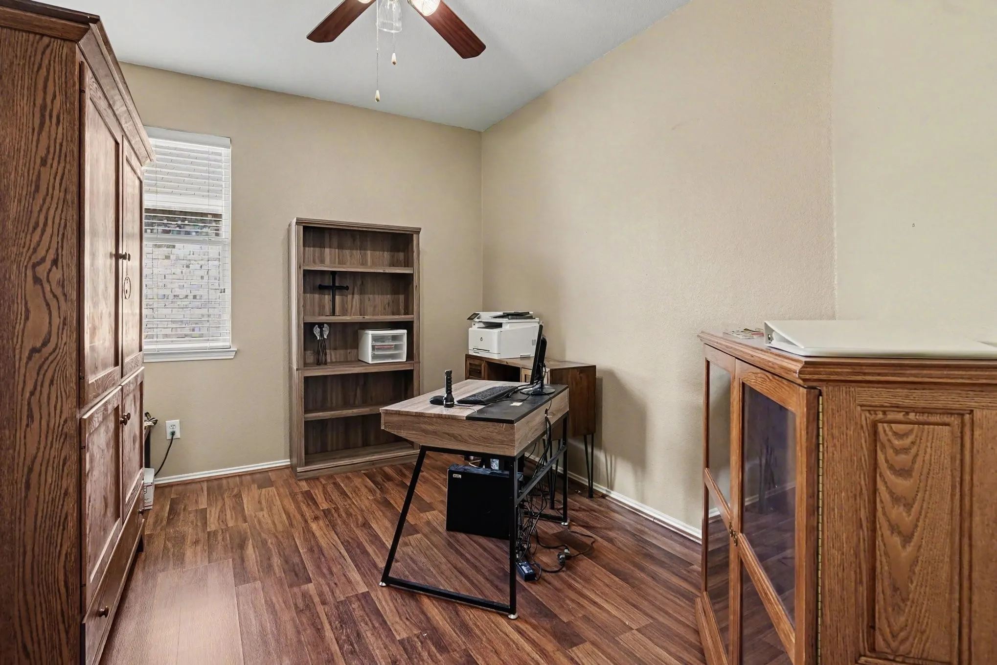 Single Family Residence For Sale in Dallas County , 4619 Southampton Boulevard, Garland, Texas 75043, 4 Bedroom, 2 Bathroom, 2 Garage spaces, 2,359 Sqft, built in 2003, mls#21386769, Real Estate Agent in Garland, Homes For Sale in Dallas county, Homes For Sale in Garland, Realtor in Garland Texas, Real Estate Brokerage Independent Realty Texas, Luminita Cordes Realtor
