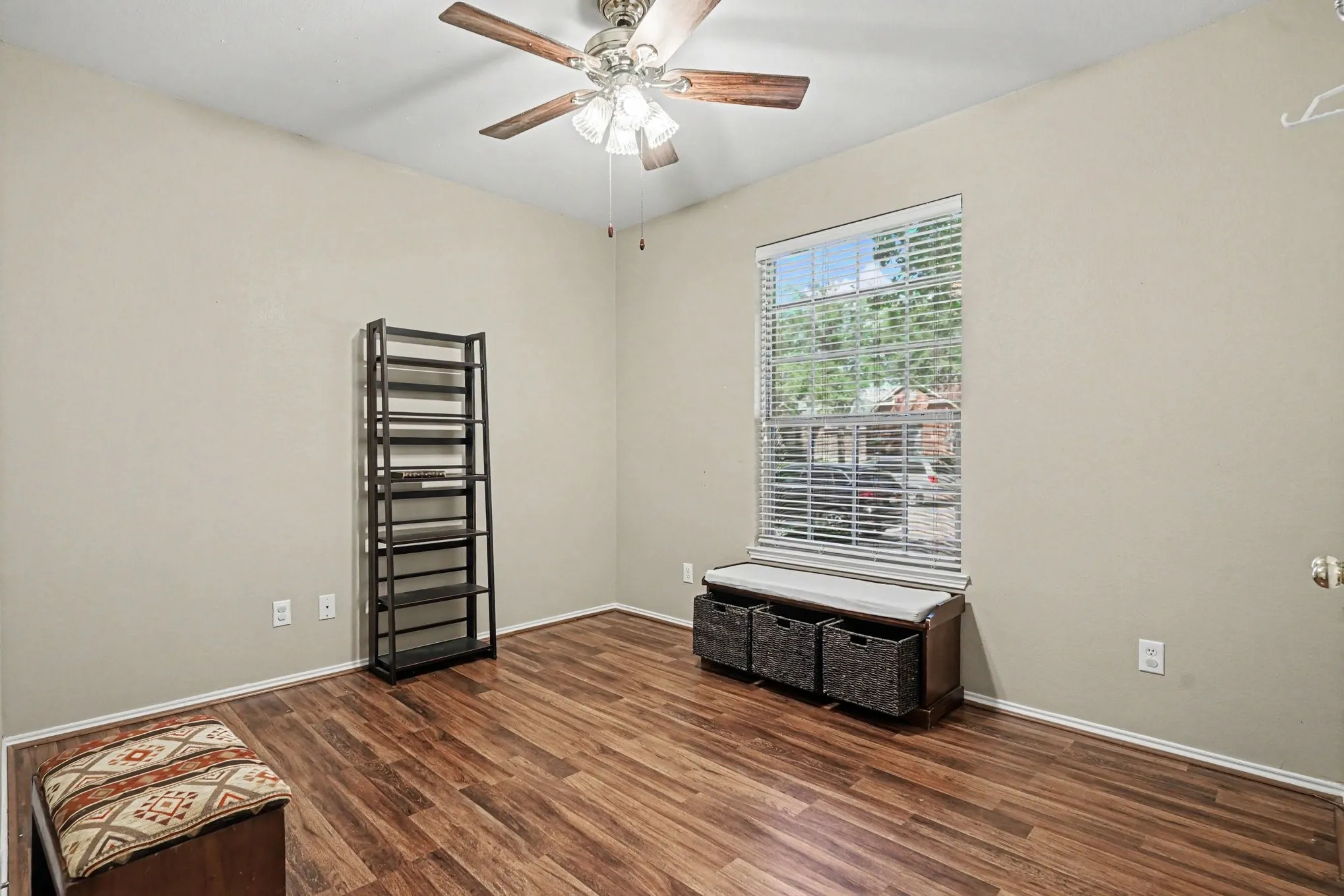 Single Family Residence For Sale in Dallas County , 4619 Southampton Boulevard, Garland, Texas 75043, 4 Bedroom, 2 Bathroom, 2 Garage spaces, 2,359 Sqft, built in 2003, mls#21386769, Real Estate Agent in Garland, Homes For Sale in Dallas county, Homes For Sale in Garland, Realtor in Garland Texas, Real Estate Brokerage Independent Realty Texas, Luminita Cordes Realtor