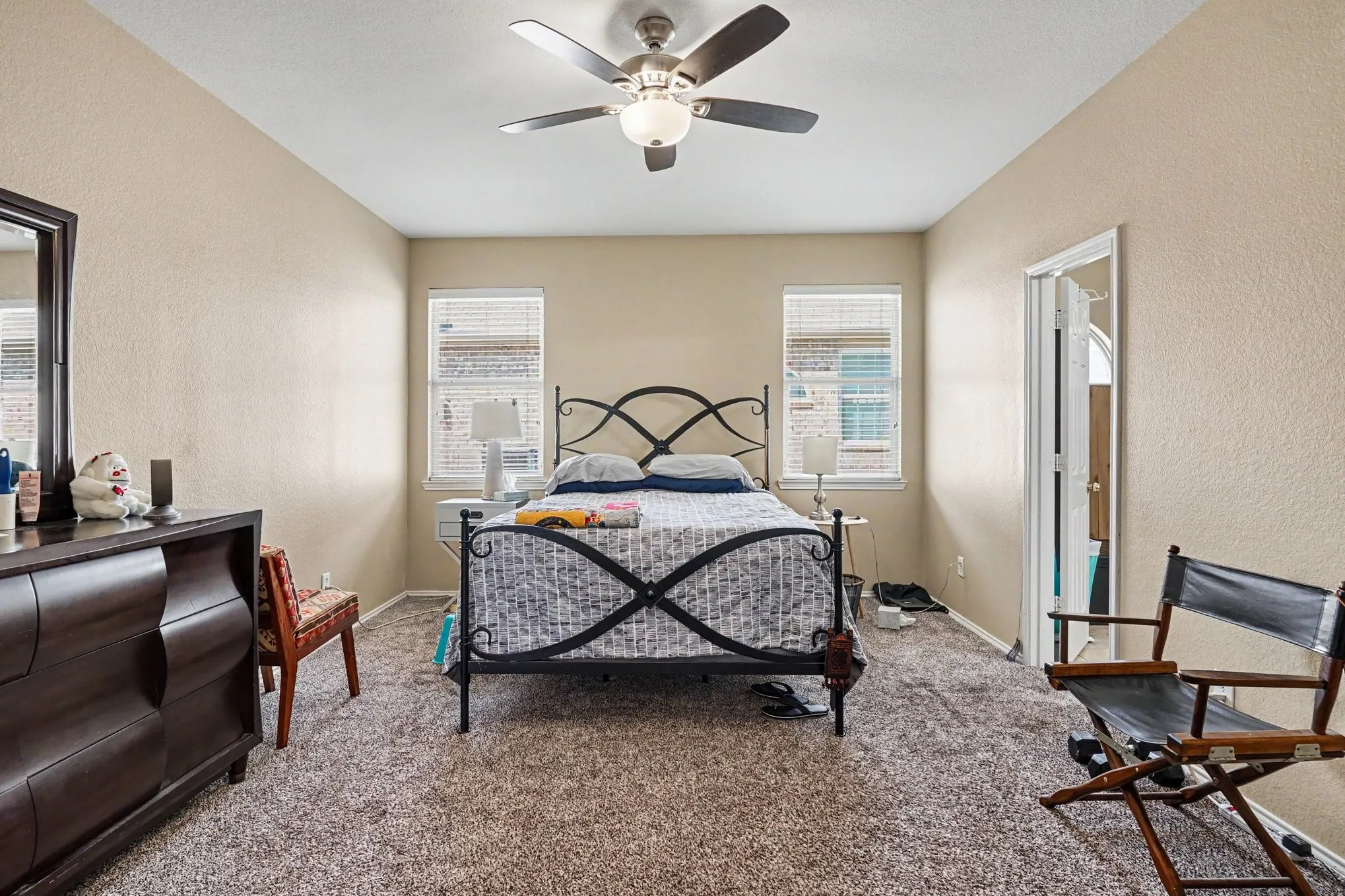 Single Family Residence For Sale in Dallas County , 4619 Southampton Boulevard, Garland, Texas 75043, 4 Bedroom, 2 Bathroom, 2 Garage spaces, 2,359 Sqft, built in 2003, mls#21386769, Real Estate Agent in Garland, Homes For Sale in Dallas county, Homes For Sale in Garland, Realtor in Garland Texas, Real Estate Brokerage Independent Realty Texas, Luminita Cordes Realtor