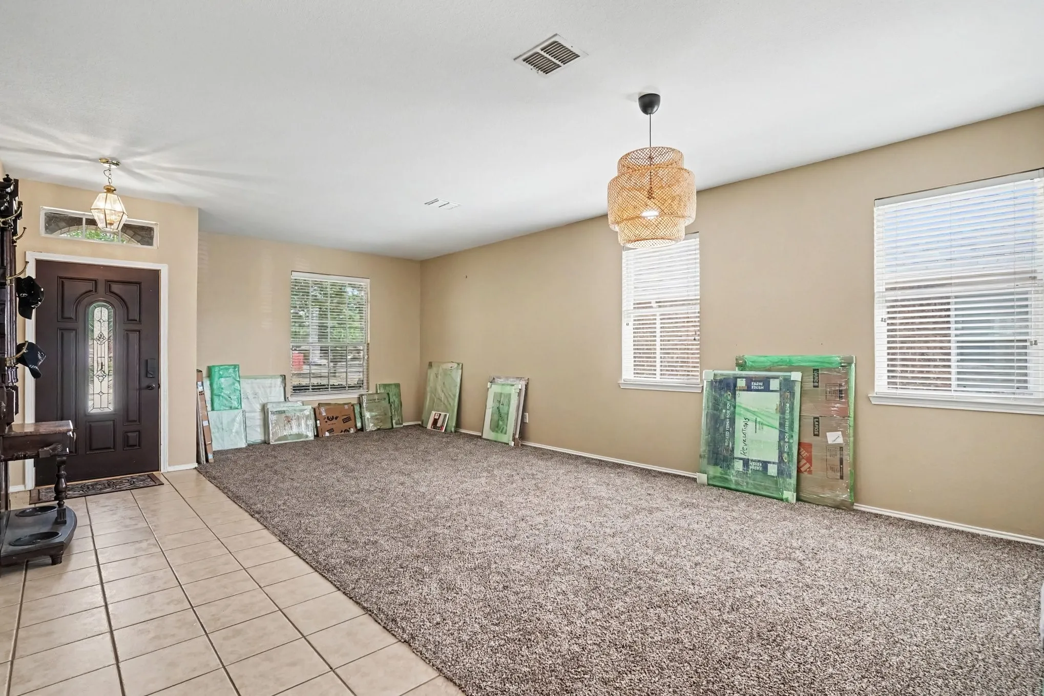 Single Family Residence For Sale in Dallas County , 4619 Southampton Boulevard, Garland, Texas 75043, 4 Bedroom, 2 Bathroom, 2 Garage spaces, 2,359 Sqft, built in 2003, mls#21386769, Real Estate Agent in Garland, Homes For Sale in Dallas county, Homes For Sale in Garland, Realtor in Garland Texas, Real Estate Brokerage Independent Realty Texas, Luminita Cordes Realtor