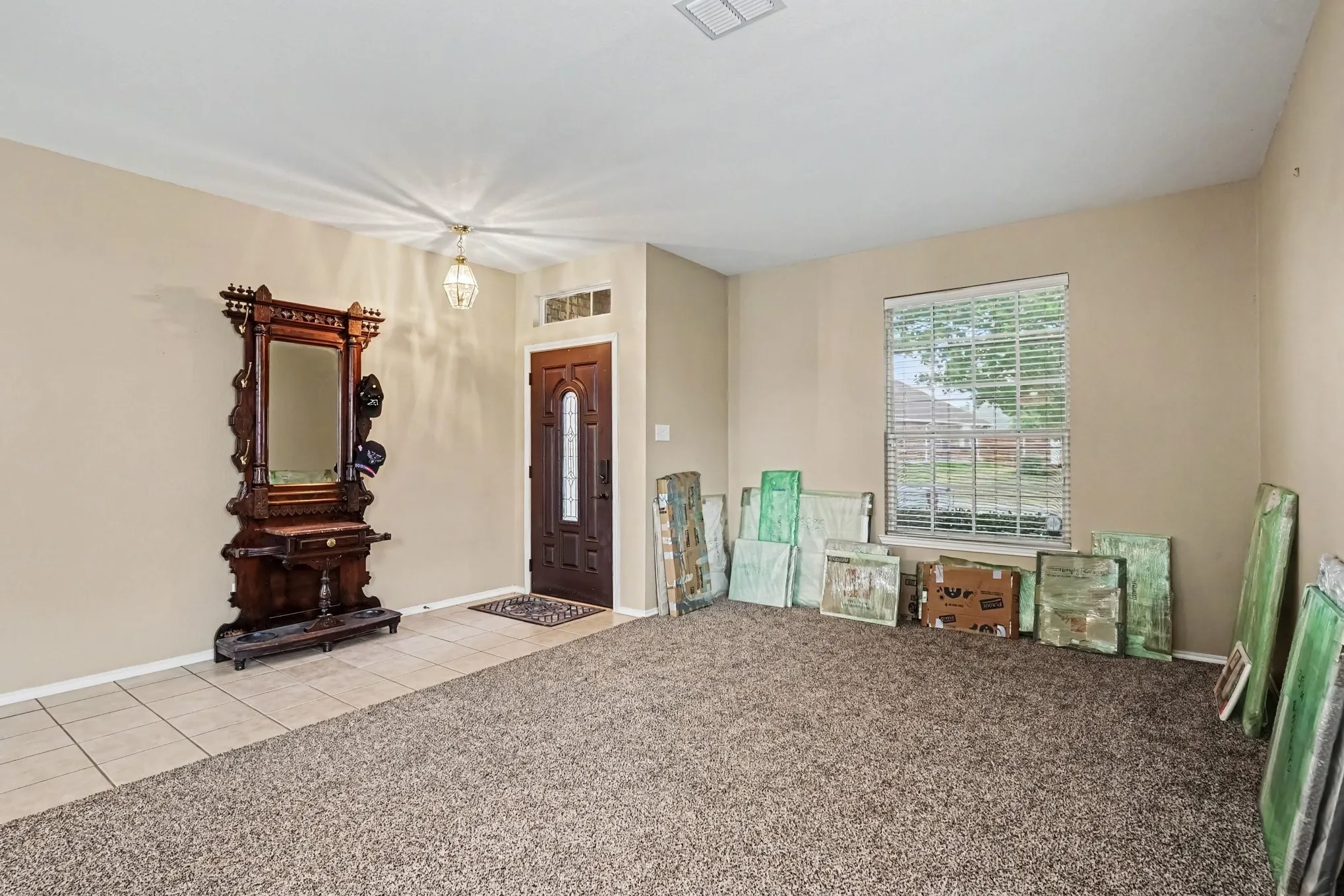 Single Family Residence For Sale in Dallas County , 4619 Southampton Boulevard, Garland, Texas 75043, 4 Bedroom, 2 Bathroom, 2 Garage spaces, 2,359 Sqft, built in 2003, mls#21386769, Real Estate Agent in Garland, Homes For Sale in Dallas county, Homes For Sale in Garland, Realtor in Garland Texas, Real Estate Brokerage Independent Realty Texas, Luminita Cordes Realtor