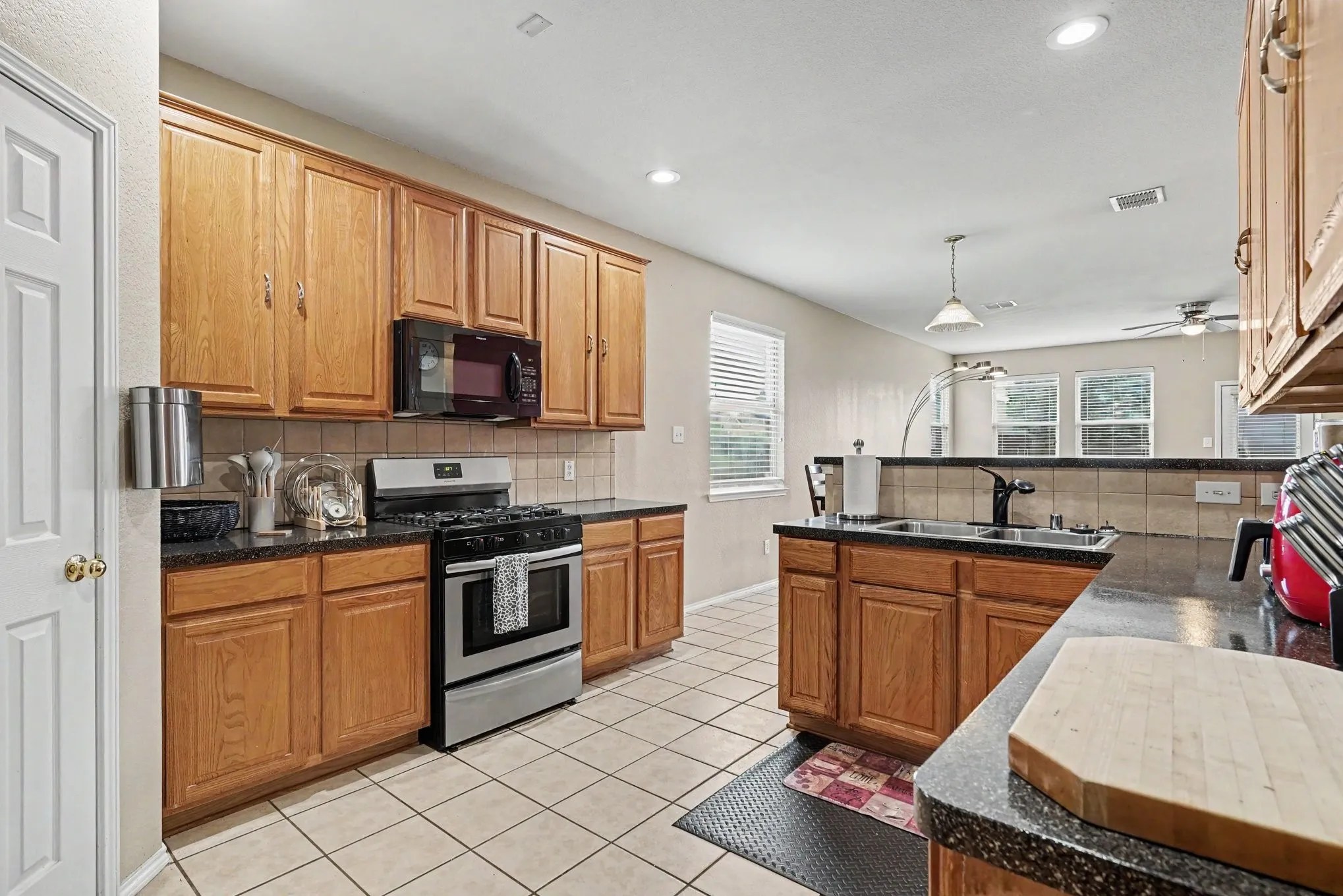 Single Family Residence For Sale in Dallas County , 4619 Southampton Boulevard, Garland, Texas 75043, 4 Bedroom, 2 Bathroom, 2 Garage spaces, 2,359 Sqft, built in 2003, mls#21386769, Real Estate Agent in Garland, Homes For Sale in Dallas county, Homes For Sale in Garland, Realtor in Garland Texas, Real Estate Brokerage Independent Realty Texas, Luminita Cordes Realtor