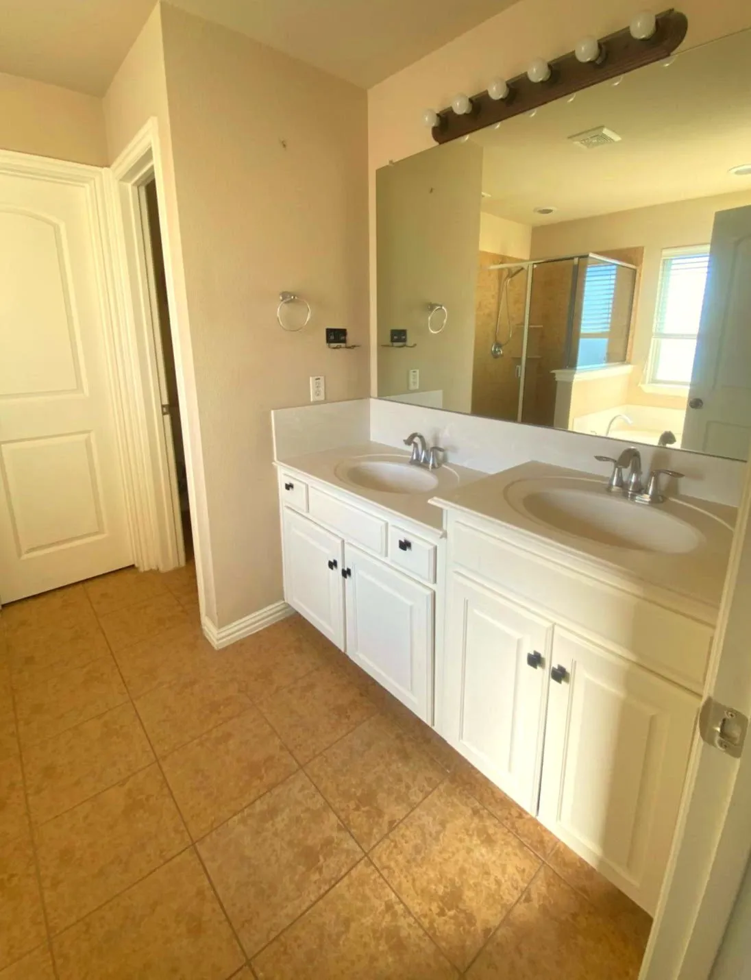 Single Family Residence For Rent in Collin County , 10637 Bolivar Drive, Mc Kinney, Texas 75072, 4 Bedroom, 3 Bathroom, 2 Garage spaces, 2,509 Sqft, built in 2009, mls#21389162, Real Estate Agent in Mc Kinney, Homes For Rent in Collin county, Homes For Rent in Mc Kinney, Realtor in Mc Kinney Texas, Real Estate Brokerage Independent Realty Texas, Luminita Cordes Realtor