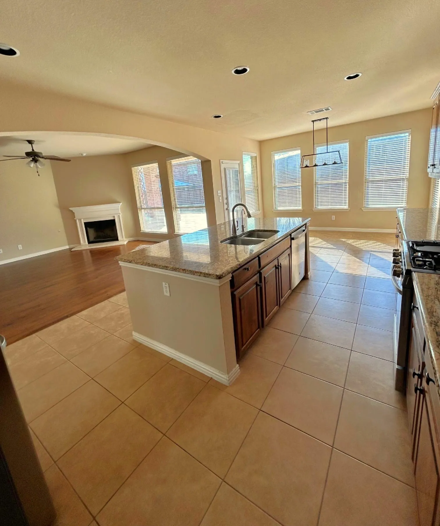 Single Family Residence For Rent in Collin County , 10637 Bolivar Drive, Mc Kinney, Texas 75072, 4 Bedroom, 3 Bathroom, 2 Garage spaces, 2,509 Sqft, built in 2009, mls#21389162, Real Estate Agent in Mc Kinney, Homes For Rent in Collin county, Homes For Rent in Mc Kinney, Realtor in Mc Kinney Texas, Real Estate Brokerage Independent Realty Texas, Luminita Cordes Realtor