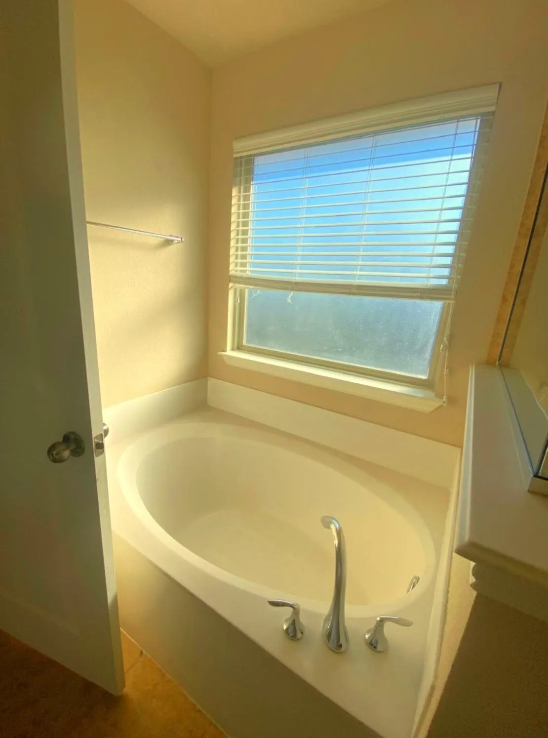 Single Family Residence For Rent in Collin County , 10637 Bolivar Drive, Mc Kinney, Texas 75072, 4 Bedroom, 3 Bathroom, 2 Garage spaces, 2,509 Sqft, built in 2009, mls#21389162, Real Estate Agent in Mc Kinney, Homes For Rent in Collin county, Homes For Rent in Mc Kinney, Realtor in Mc Kinney Texas, Real Estate Brokerage Independent Realty Texas, Luminita Cordes Realtor
