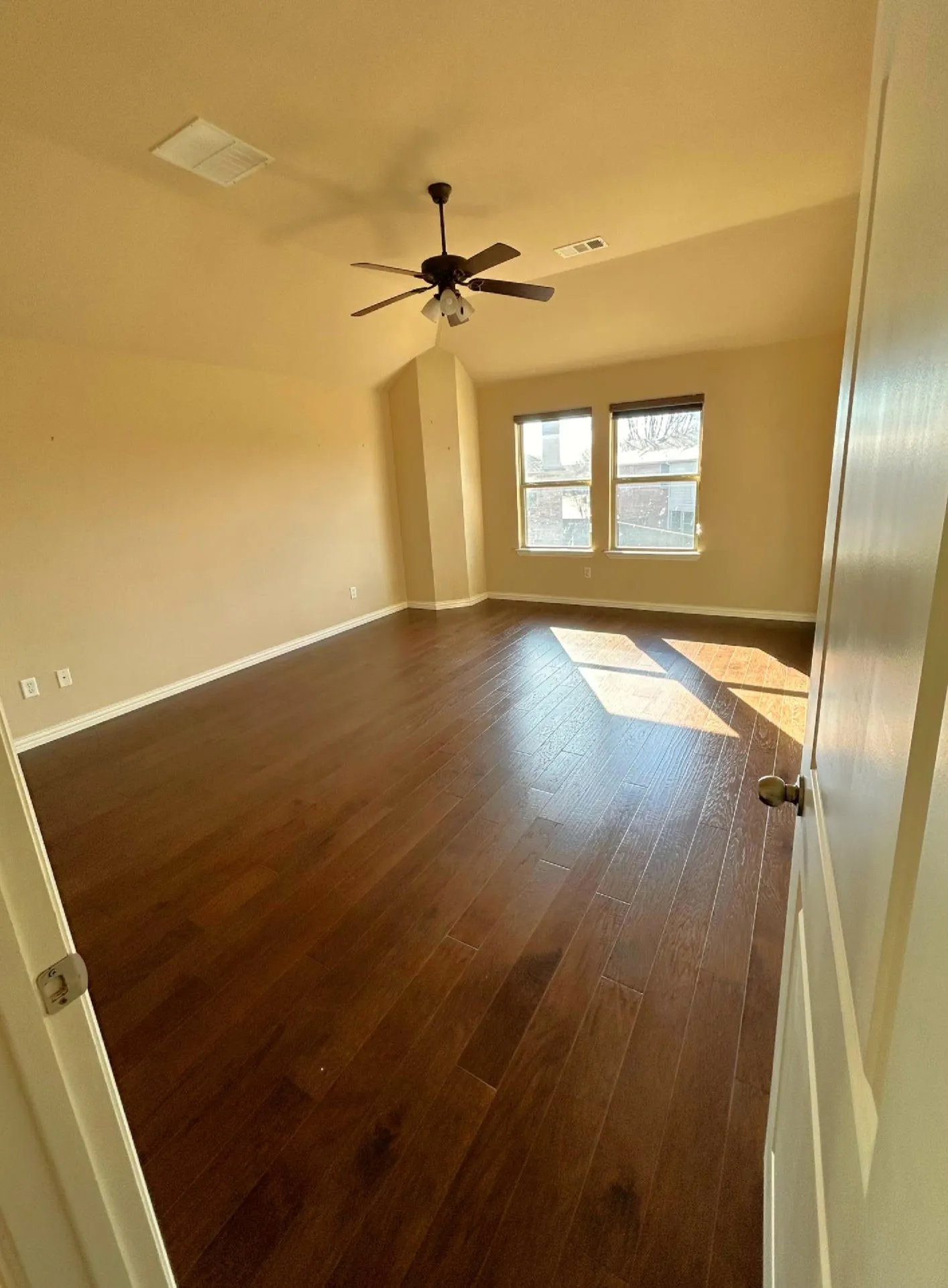 Single Family Residence For Rent in Collin County , 10637 Bolivar Drive, Mc Kinney, Texas 75072, 4 Bedroom, 3 Bathroom, 2 Garage spaces, 2,509 Sqft, built in 2009, mls#21389162, Real Estate Agent in Mc Kinney, Homes For Rent in Collin county, Homes For Rent in Mc Kinney, Realtor in Mc Kinney Texas, Real Estate Brokerage Independent Realty Texas, Luminita Cordes Realtor