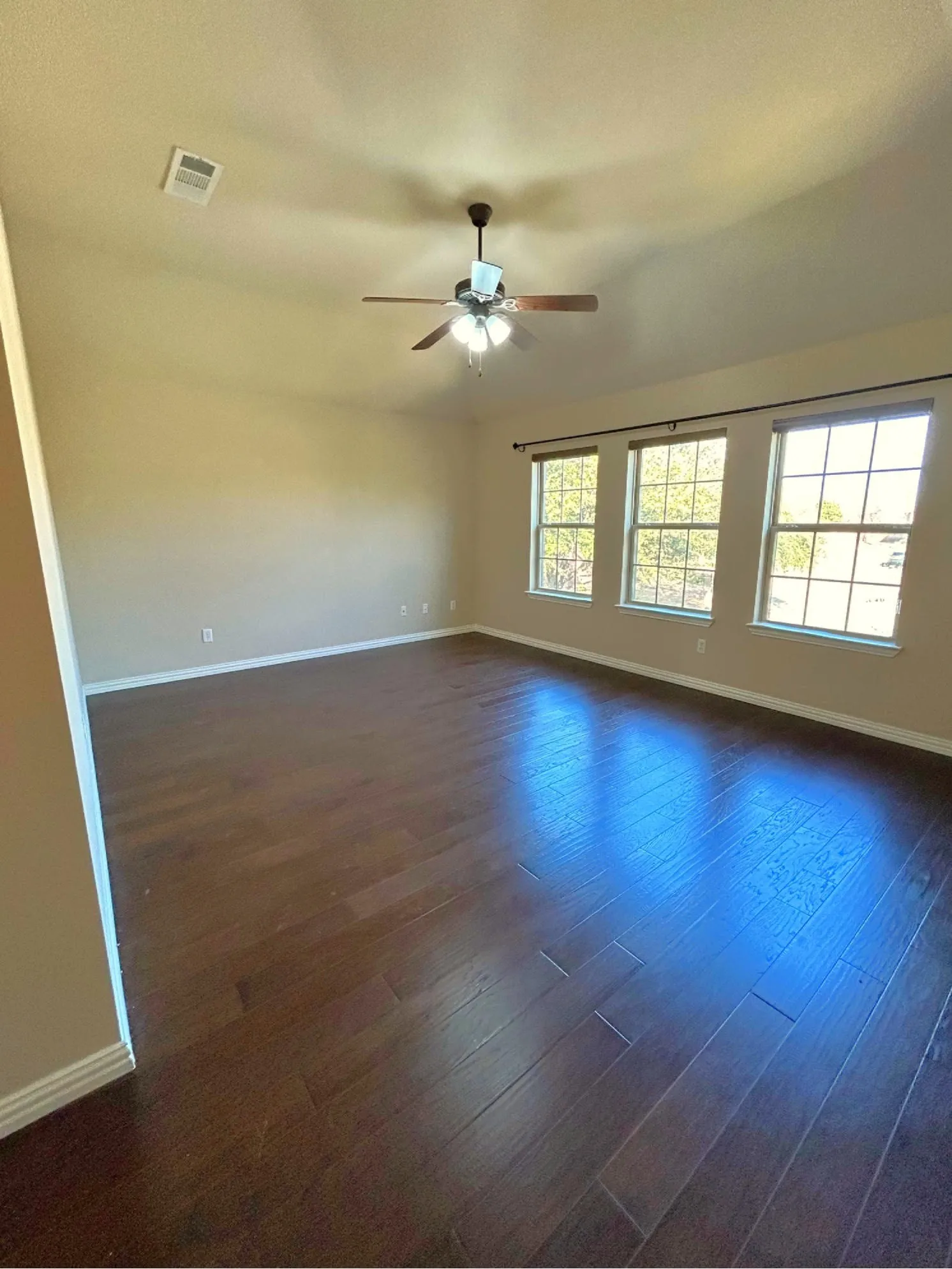 Single Family Residence For Rent in Collin County , 10637 Bolivar Drive, Mc Kinney, Texas 75072, 4 Bedroom, 3 Bathroom, 2 Garage spaces, 2,509 Sqft, built in 2009, mls#21389162, Real Estate Agent in Mc Kinney, Homes For Rent in Collin county, Homes For Rent in Mc Kinney, Realtor in Mc Kinney Texas, Real Estate Brokerage Independent Realty Texas, Luminita Cordes Realtor
