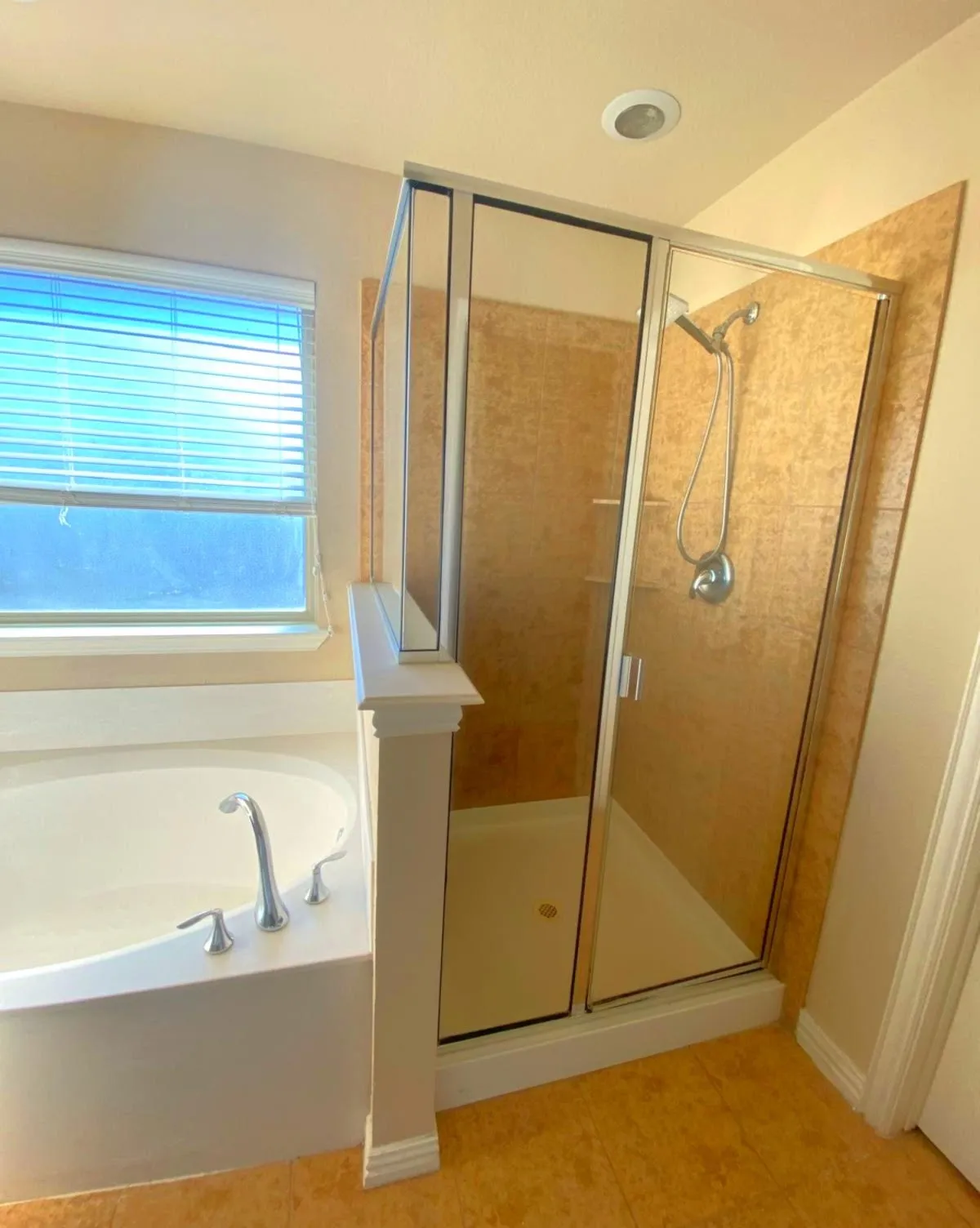 Single Family Residence For Rent in Collin County , 10637 Bolivar Drive, Mc Kinney, Texas 75072, 4 Bedroom, 3 Bathroom, 2 Garage spaces, 2,509 Sqft, built in 2009, mls#21389162, Real Estate Agent in Mc Kinney, Homes For Rent in Collin county, Homes For Rent in Mc Kinney, Realtor in Mc Kinney Texas, Real Estate Brokerage Independent Realty Texas, Luminita Cordes Realtor