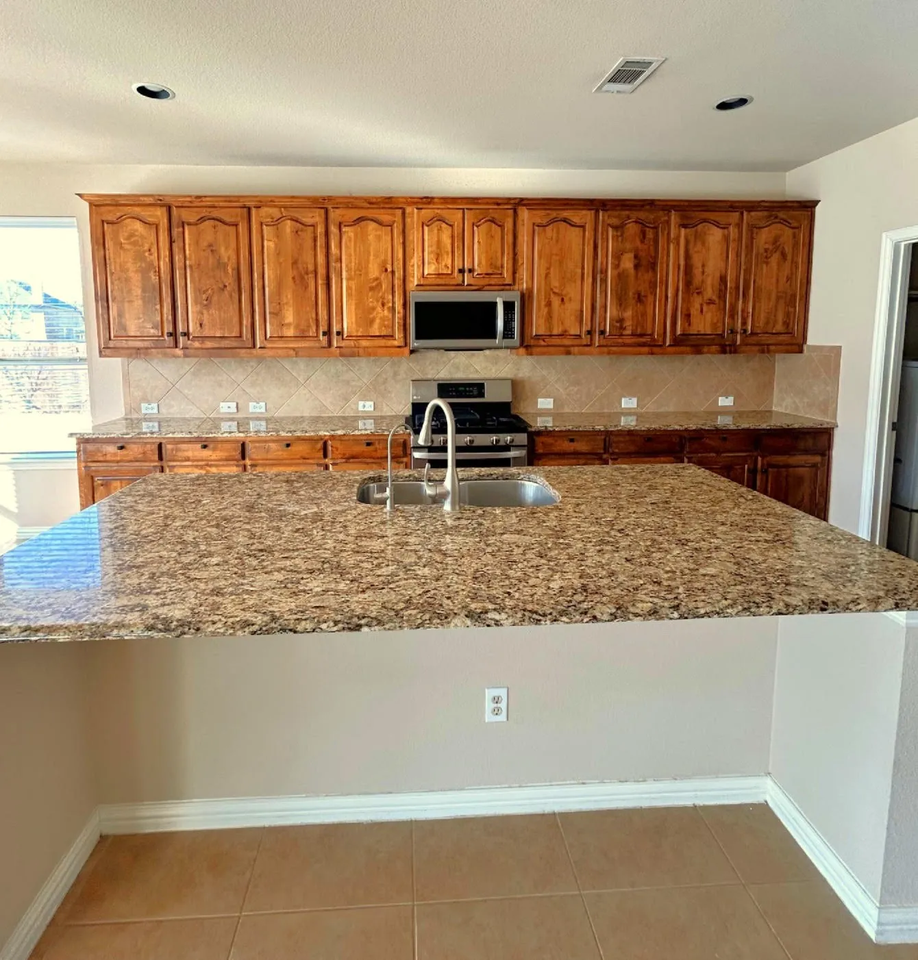 Single Family Residence For Rent in Collin County , 10637 Bolivar Drive, Mc Kinney, Texas 75072, 4 Bedroom, 3 Bathroom, 2 Garage spaces, 2,509 Sqft, built in 2009, mls#21389162, Real Estate Agent in Mc Kinney, Homes For Rent in Collin county, Homes For Rent in Mc Kinney, Realtor in Mc Kinney Texas, Real Estate Brokerage Independent Realty Texas, Luminita Cordes Realtor