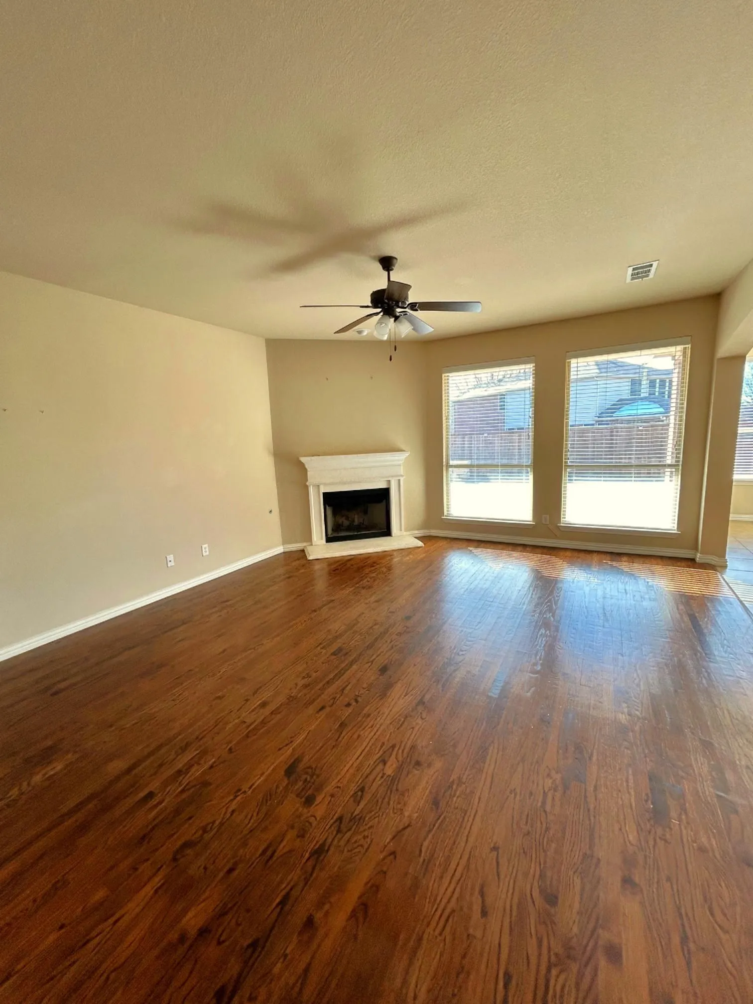 Single Family Residence For Rent in Collin County , 10637 Bolivar Drive, Mc Kinney, Texas 75072, 4 Bedroom, 3 Bathroom, 2 Garage spaces, 2,509 Sqft, built in 2009, mls#21389162, Real Estate Agent in Mc Kinney, Homes For Rent in Collin county, Homes For Rent in Mc Kinney, Realtor in Mc Kinney Texas, Real Estate Brokerage Independent Realty Texas, Luminita Cordes Realtor
