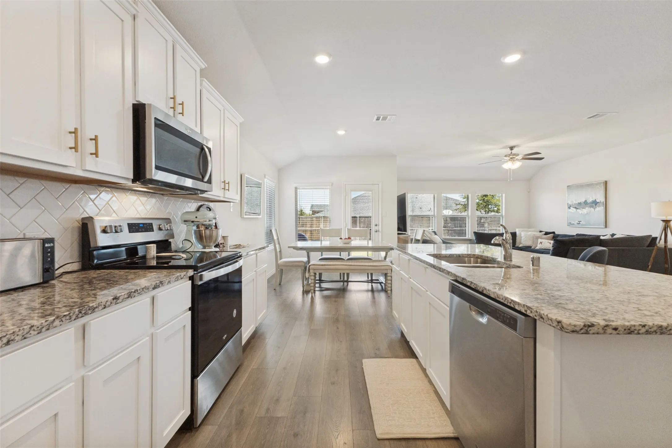 Single Family Residence For Sale in Collin County , 1112 Cherry Blossom Street, Anna, Texas 75409, 4 Bedroom, 2 Bathroom, 2 Garage spaces, 2,036 Sqft, built in 2020, mls#21356886, Real Estate Agent in Anna, Homes For Sale in Collin county, Homes For Sale in Anna, Realtor in Anna Texas, Real Estate Brokerage Independent Realty Texas, Luminita Cordes Realtor