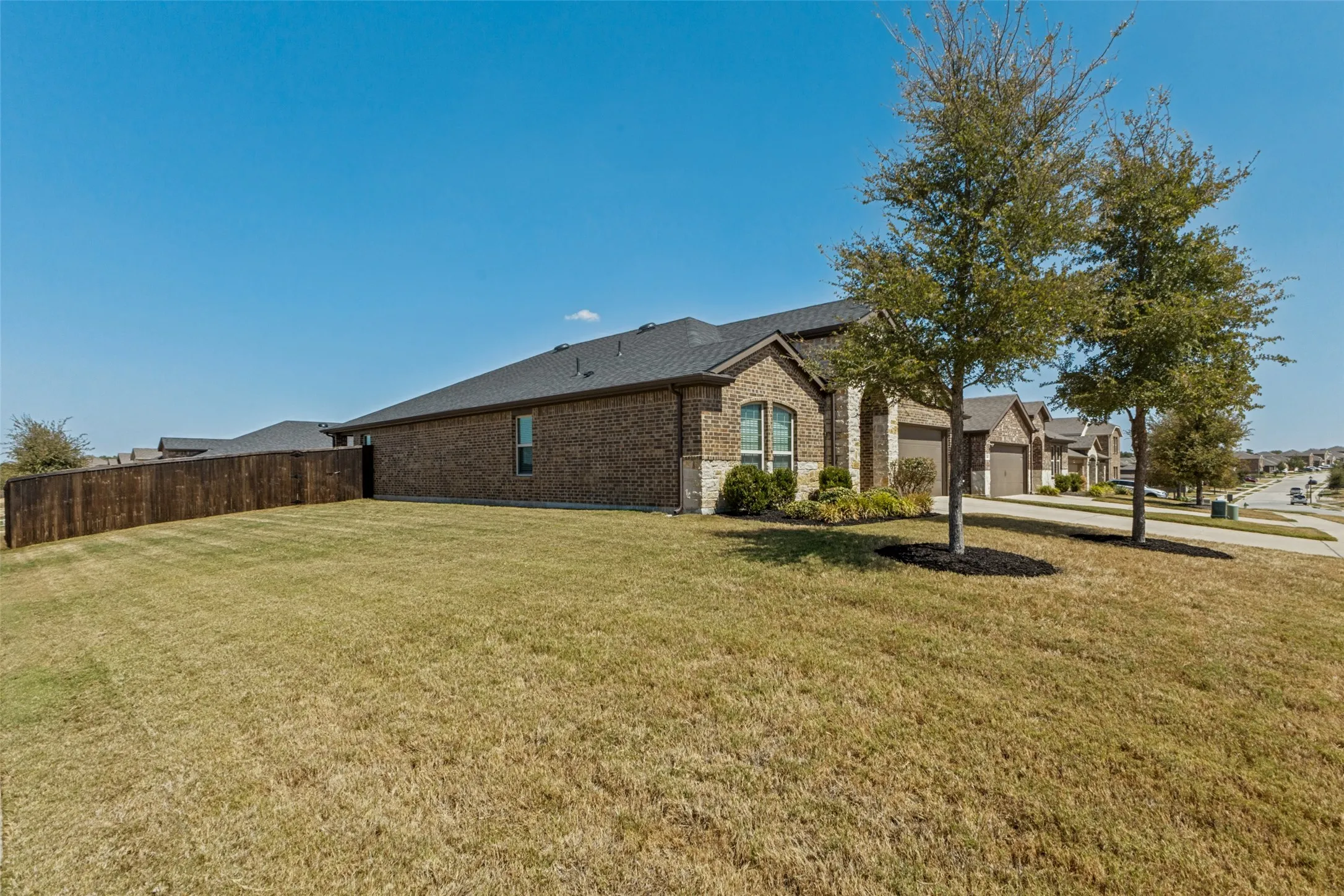 Single Family Residence For Sale in Collin County , 1112 Cherry Blossom Street, Anna, Texas 75409, 4 Bedroom, 2 Bathroom, 2 Garage spaces, 2,036 Sqft, built in 2020, mls#21356886, Real Estate Agent in Anna, Homes For Sale in Collin county, Homes For Sale in Anna, Realtor in Anna Texas, Real Estate Brokerage Independent Realty Texas, Luminita Cordes Realtor