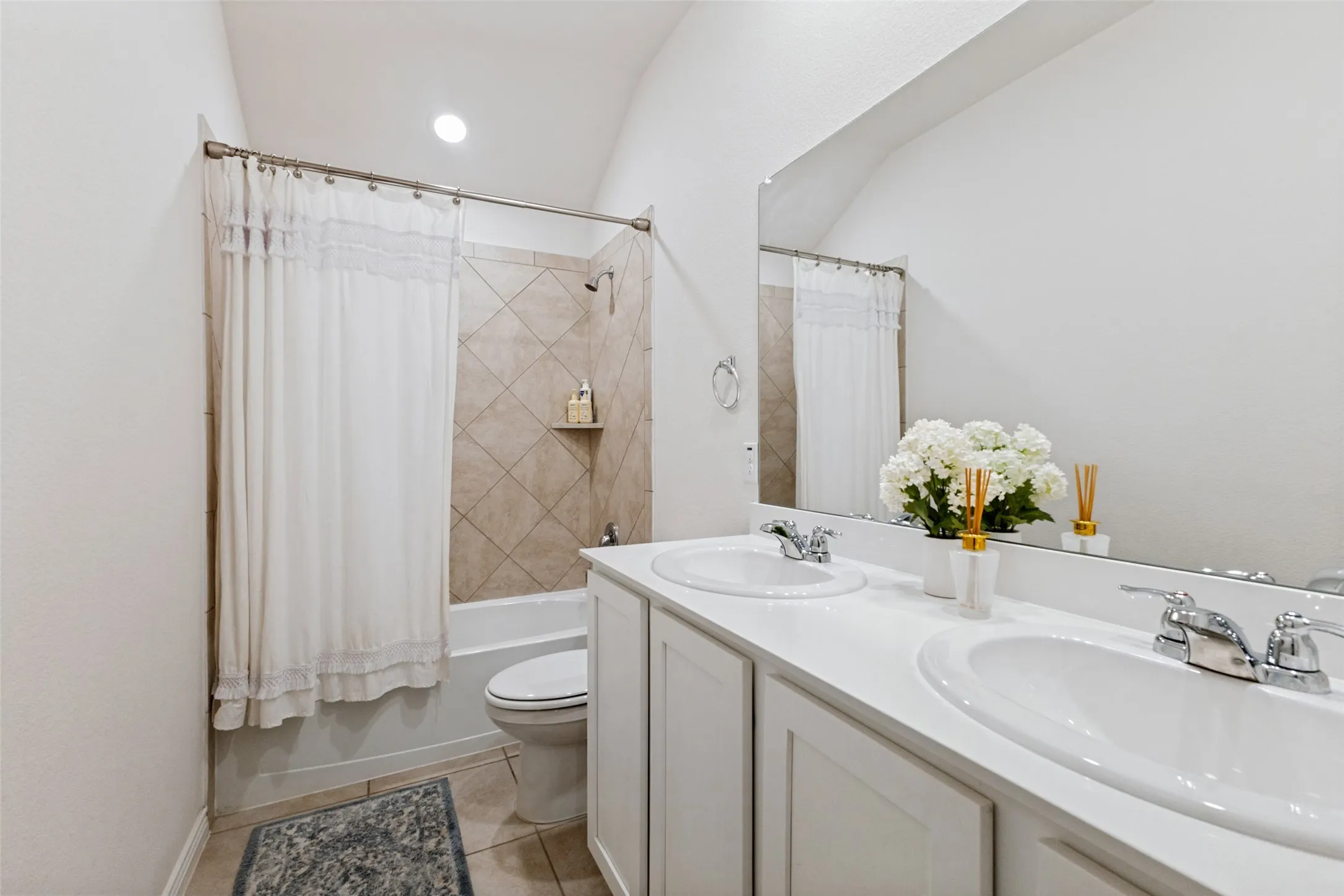 Single Family Residence For Sale in Collin County , 1112 Cherry Blossom Street, Anna, Texas 75409, 4 Bedroom, 2 Bathroom, 2 Garage spaces, 2,036 Sqft, built in 2020, mls#21356886, Real Estate Agent in Anna, Homes For Sale in Collin county, Homes For Sale in Anna, Realtor in Anna Texas, Real Estate Brokerage Independent Realty Texas, Luminita Cordes Realtor