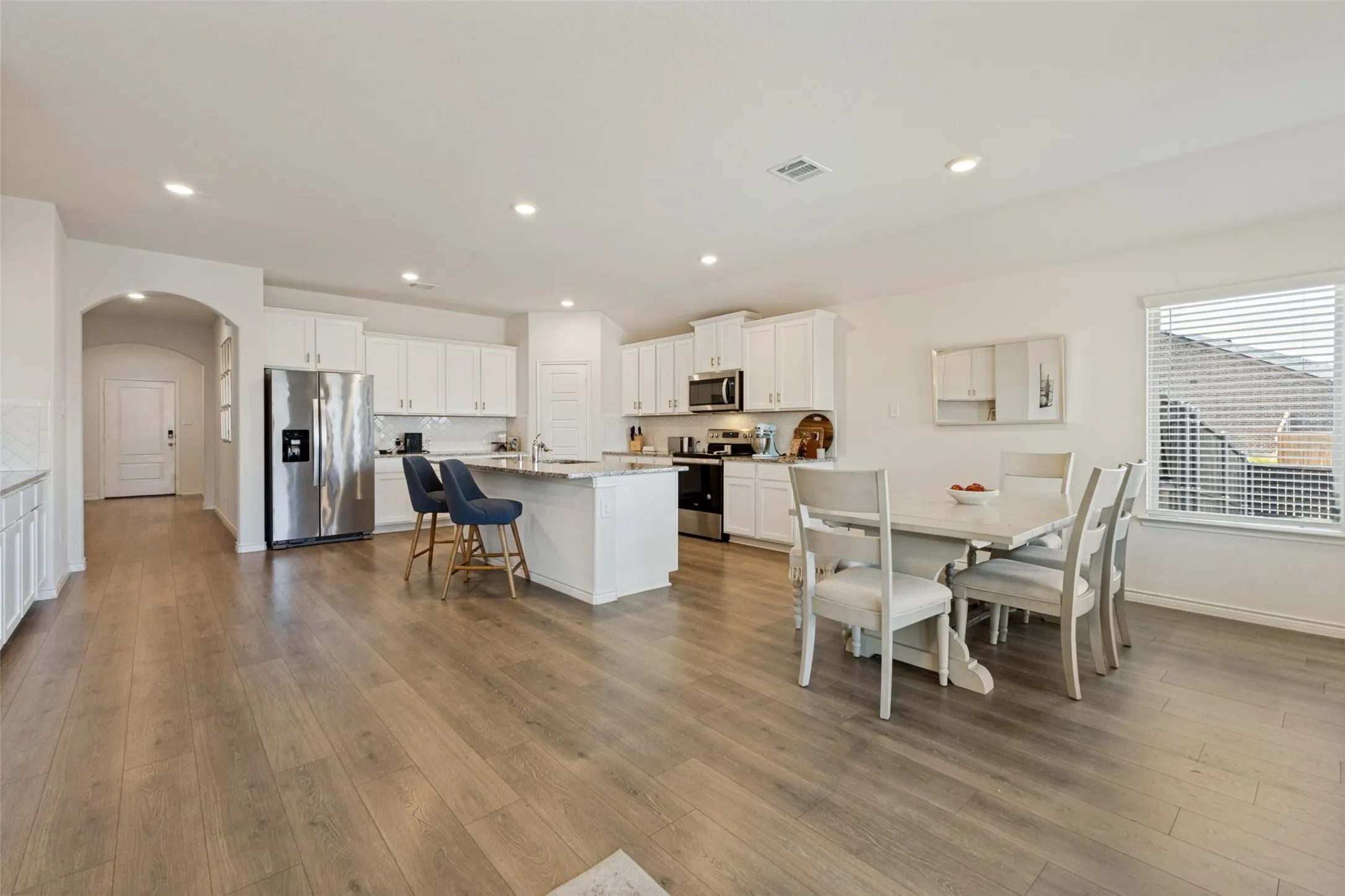Single Family Residence For Sale in Collin County , 1112 Cherry Blossom Street, Anna, Texas 75409, 4 Bedroom, 2 Bathroom, 2 Garage spaces, 2,036 Sqft, built in 2020, mls#21356886, Real Estate Agent in Anna, Homes For Sale in Collin county, Homes For Sale in Anna, Realtor in Anna Texas, Real Estate Brokerage Independent Realty Texas, Luminita Cordes Realtor