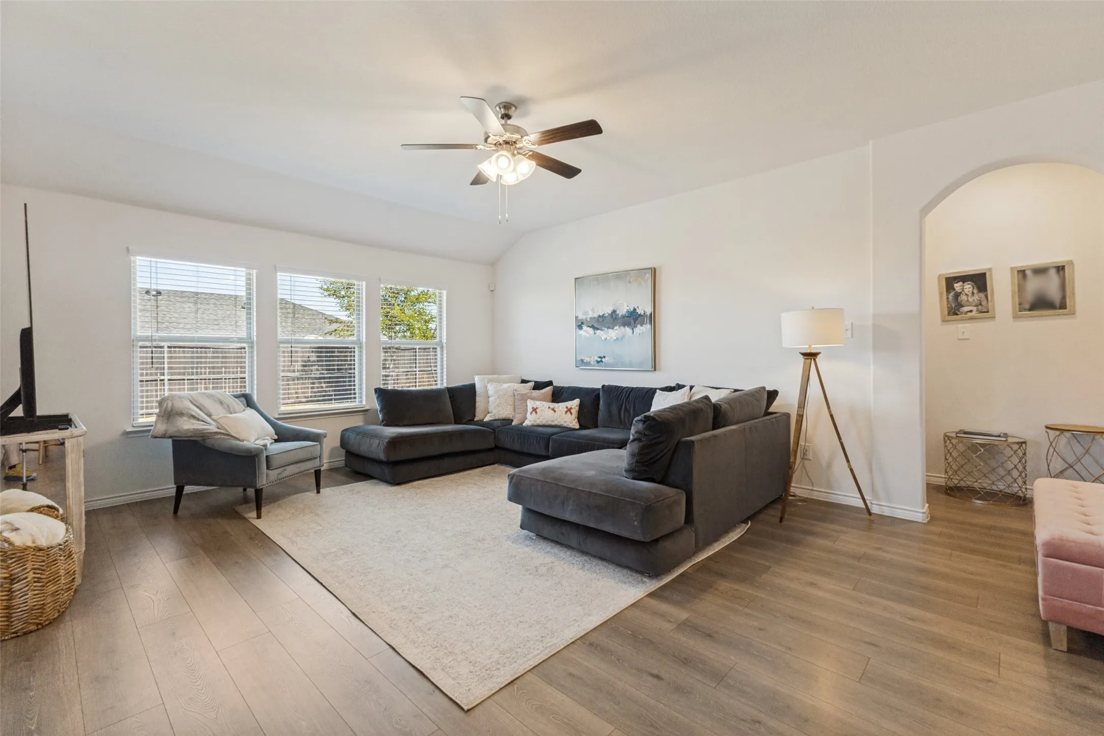 Single Family Residence For Sale in Collin County , 1112 Cherry Blossom Street, Anna, Texas 75409, 4 Bedroom, 2 Bathroom, 2 Garage spaces, 2,036 Sqft, built in 2020, mls#21356886, Real Estate Agent in Anna, Homes For Sale in Collin county, Homes For Sale in Anna, Realtor in Anna Texas, Real Estate Brokerage Independent Realty Texas, Luminita Cordes Realtor