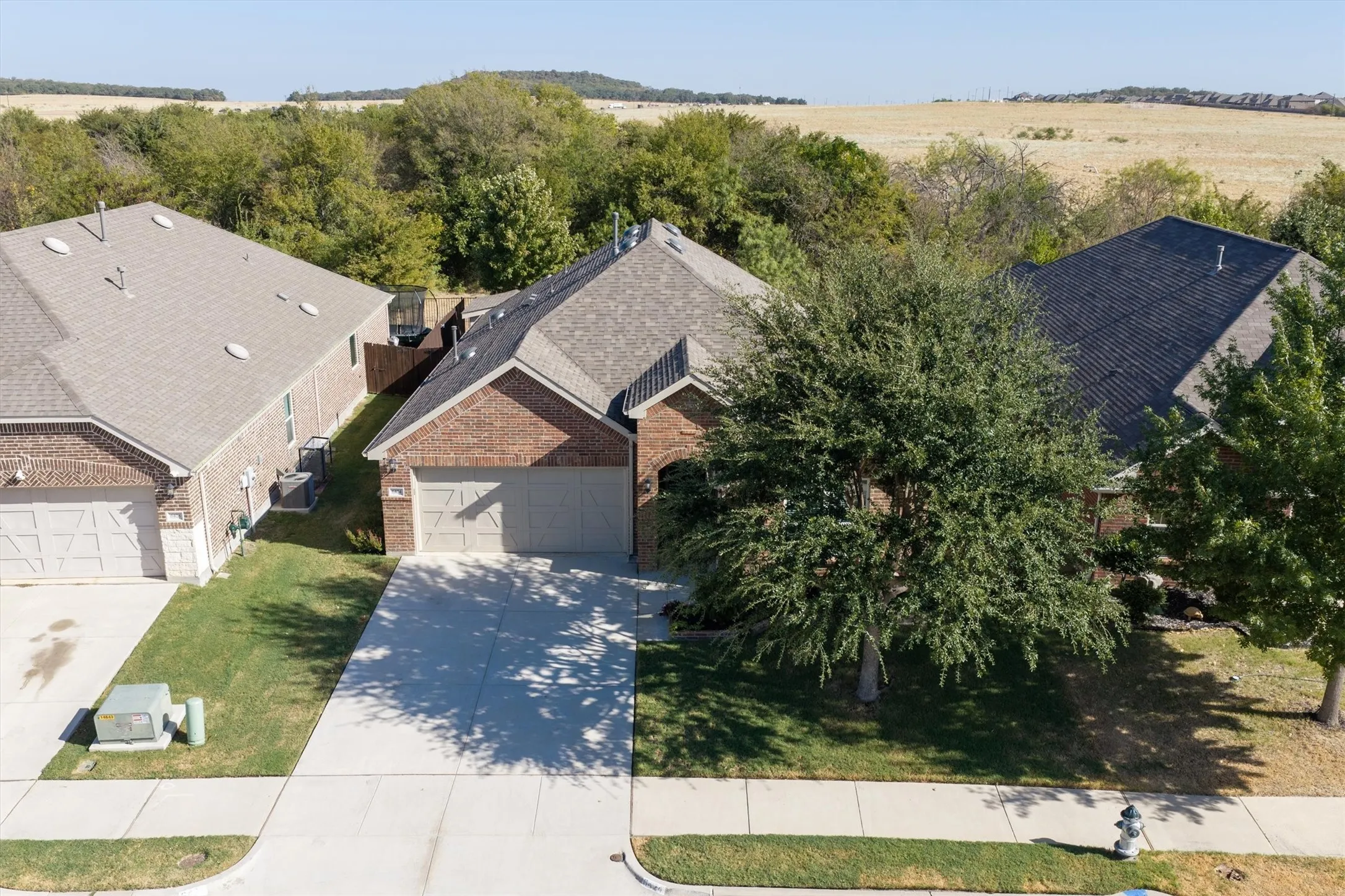 Single Family Residence For Sale in Denton County , 6424 Roaring Creek, Denton, Texas 76226, 3 Bedroom, 2 Bathroom, 2 Garage spaces, 1,738 Sqft, built in 2017, mls#21375456, Real Estate Agent in Denton, Homes For Sale in Denton county, Homes For Sale in Denton, Realtor in Denton Texas, Real Estate Brokerage Independent Realty Texas, Luminita Cordes Realtor