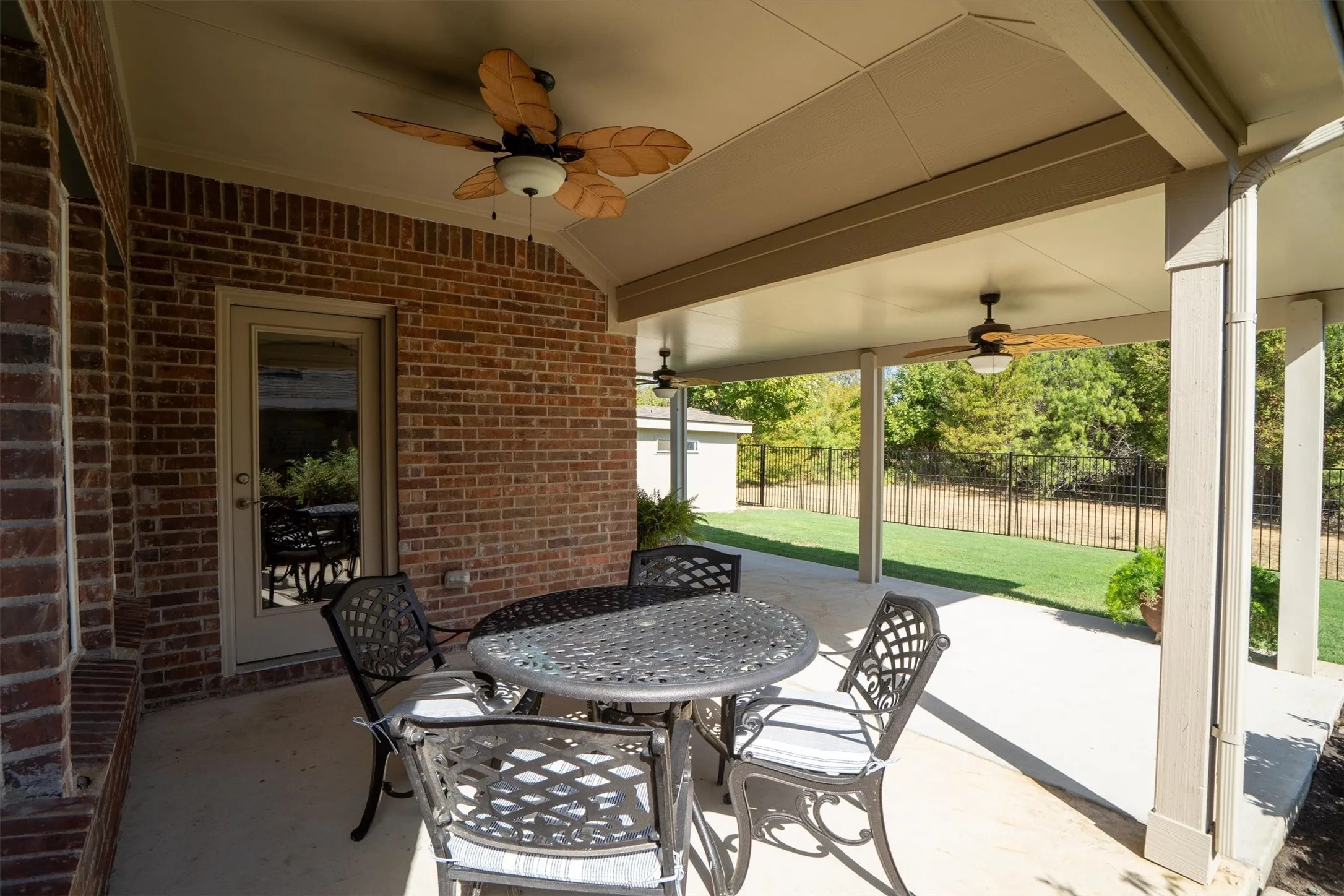 Single Family Residence For Sale in Denton County , 6424 Roaring Creek, Denton, Texas 76226, 3 Bedroom, 2 Bathroom, 2 Garage spaces, 1,738 Sqft, built in 2017, mls#21375456, Real Estate Agent in Denton, Homes For Sale in Denton county, Homes For Sale in Denton, Realtor in Denton Texas, Real Estate Brokerage Independent Realty Texas, Luminita Cordes Realtor