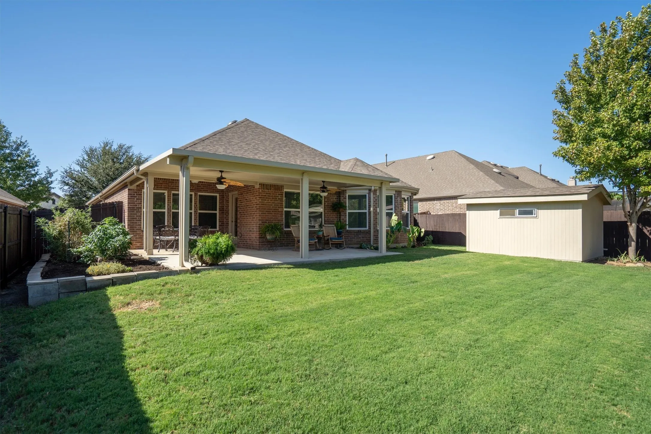 Single Family Residence For Sale in Denton County , 6424 Roaring Creek, Denton, Texas 76226, 3 Bedroom, 2 Bathroom, 2 Garage spaces, 1,738 Sqft, built in 2017, mls#21375456, Real Estate Agent in Denton, Homes For Sale in Denton county, Homes For Sale in Denton, Realtor in Denton Texas, Real Estate Brokerage Independent Realty Texas, Luminita Cordes Realtor