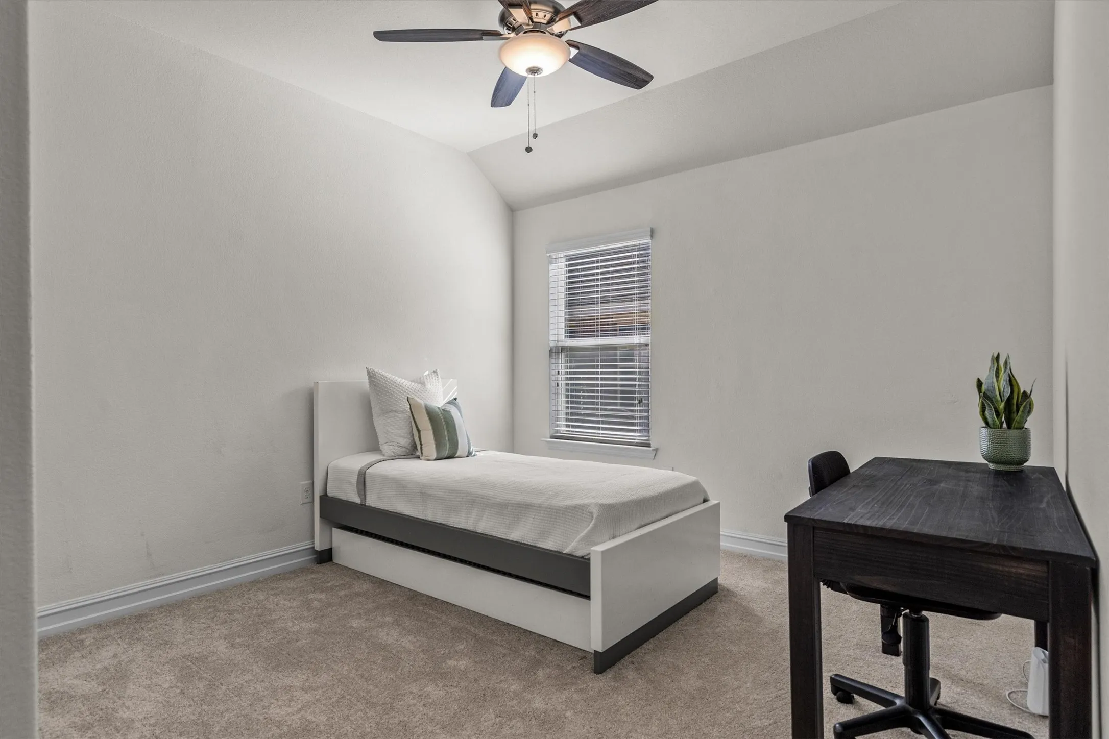 Single Family Residence For Sale in Denton County , 6424 Roaring Creek, Denton, Texas 76226, 3 Bedroom, 2 Bathroom, 2 Garage spaces, 1,738 Sqft, built in 2017, mls#21375456, Real Estate Agent in Denton, Homes For Sale in Denton county, Homes For Sale in Denton, Realtor in Denton Texas, Real Estate Brokerage Independent Realty Texas, Luminita Cordes Realtor