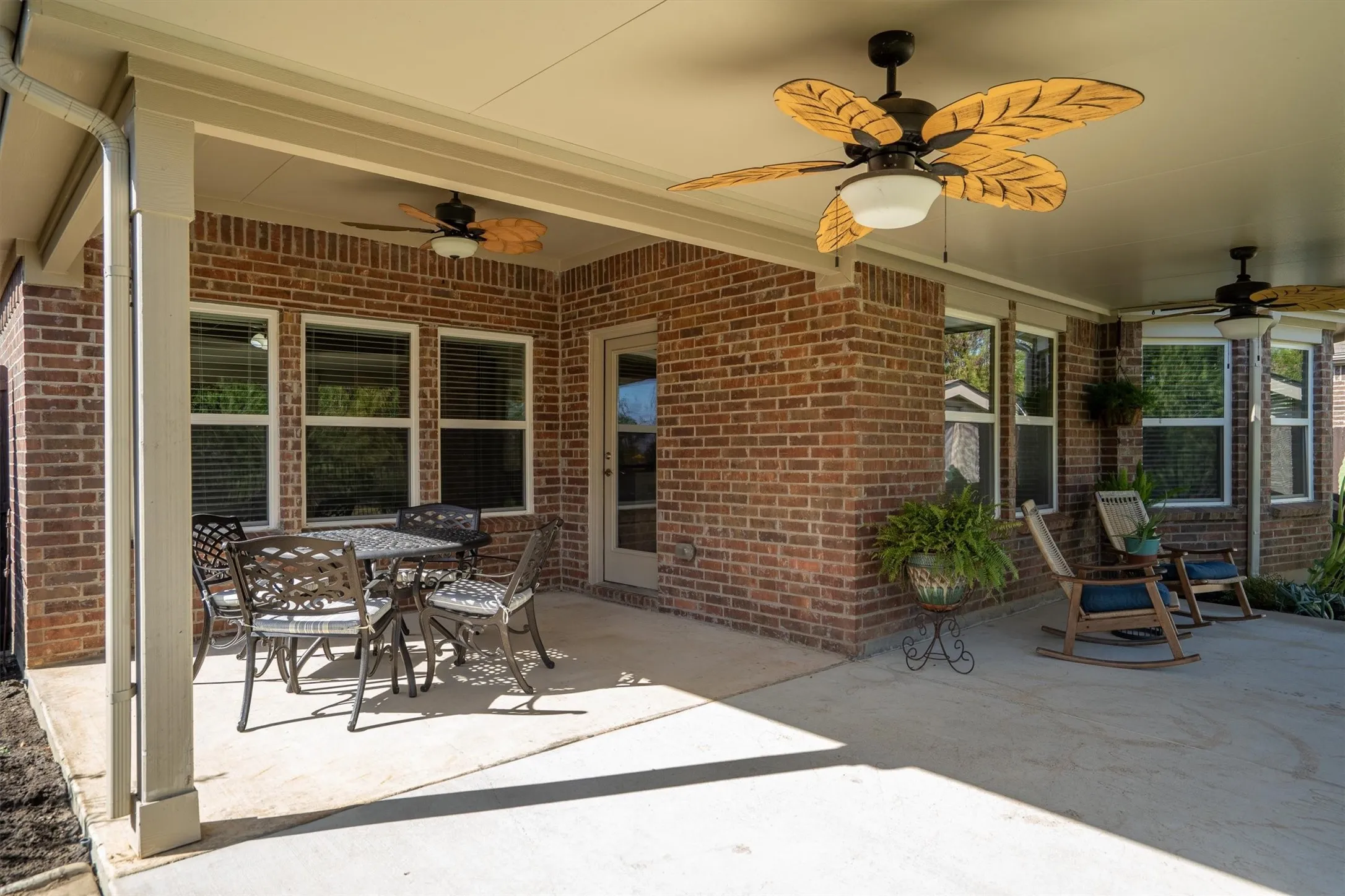 Single Family Residence For Sale in Denton County , 6424 Roaring Creek, Denton, Texas 76226, 3 Bedroom, 2 Bathroom, 2 Garage spaces, 1,738 Sqft, built in 2017, mls#21375456, Real Estate Agent in Denton, Homes For Sale in Denton county, Homes For Sale in Denton, Realtor in Denton Texas, Real Estate Brokerage Independent Realty Texas, Luminita Cordes Realtor