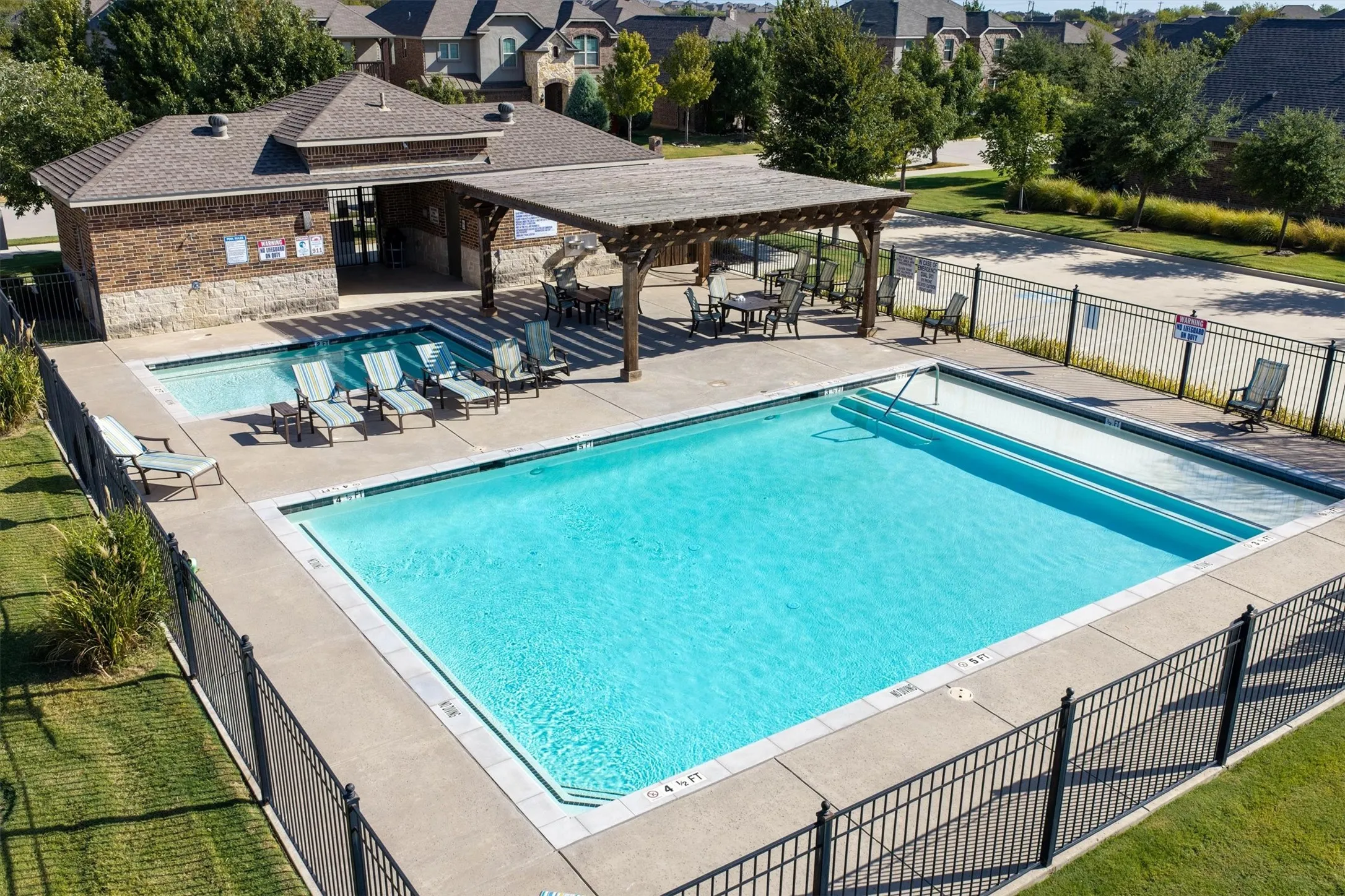 Single Family Residence For Sale in Denton County , 6424 Roaring Creek, Denton, Texas 76226, 3 Bedroom, 2 Bathroom, 2 Garage spaces, 1,738 Sqft, built in 2017, mls#21375456, Real Estate Agent in Denton, Homes For Sale in Denton county, Homes For Sale in Denton, Realtor in Denton Texas, Real Estate Brokerage Independent Realty Texas, Luminita Cordes Realtor