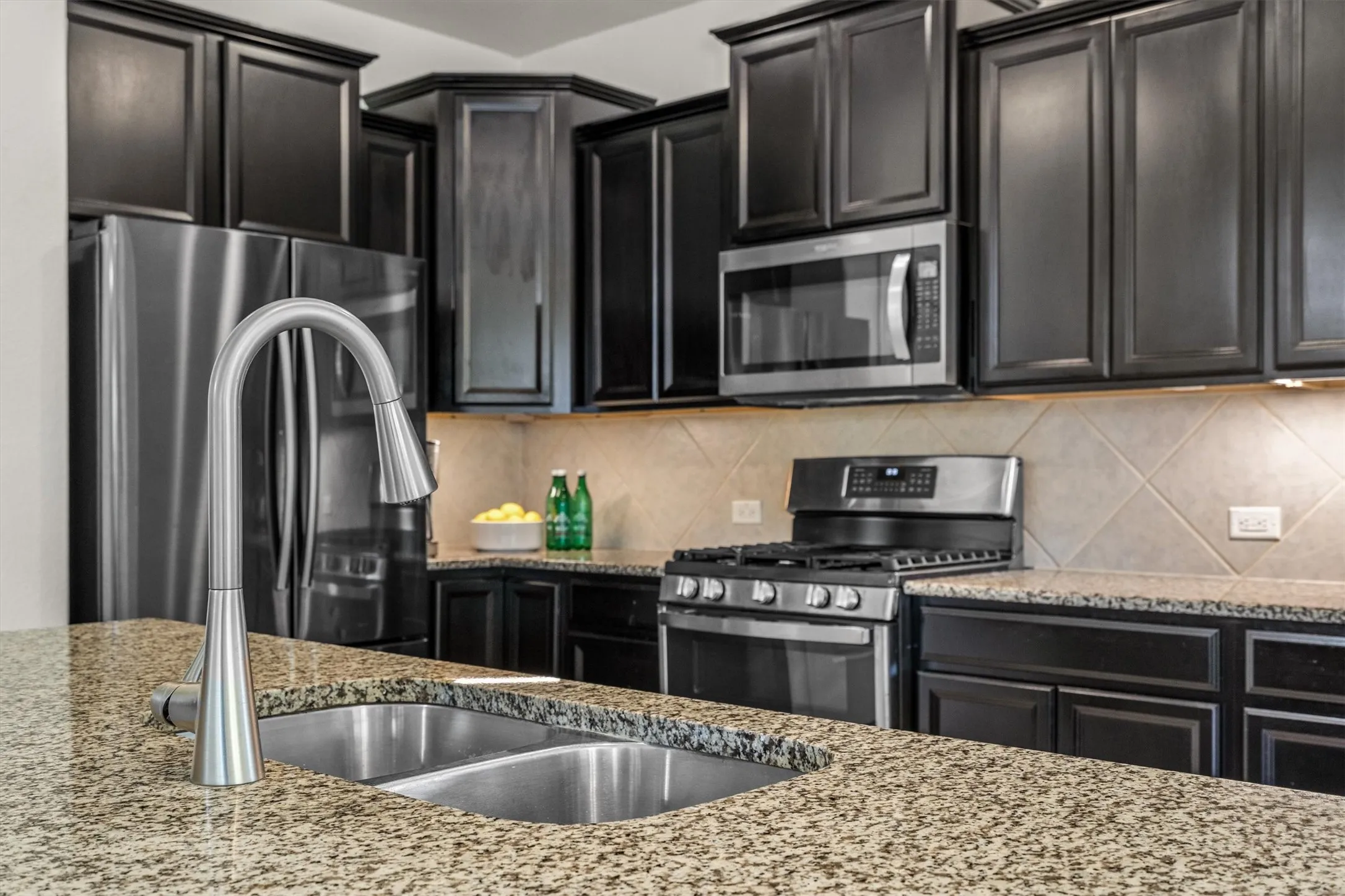 Single Family Residence For Sale in Denton County , 6424 Roaring Creek, Denton, Texas 76226, 3 Bedroom, 2 Bathroom, 2 Garage spaces, 1,738 Sqft, built in 2017, mls#21375456, Real Estate Agent in Denton, Homes For Sale in Denton county, Homes For Sale in Denton, Realtor in Denton Texas, Real Estate Brokerage Independent Realty Texas, Luminita Cordes Realtor