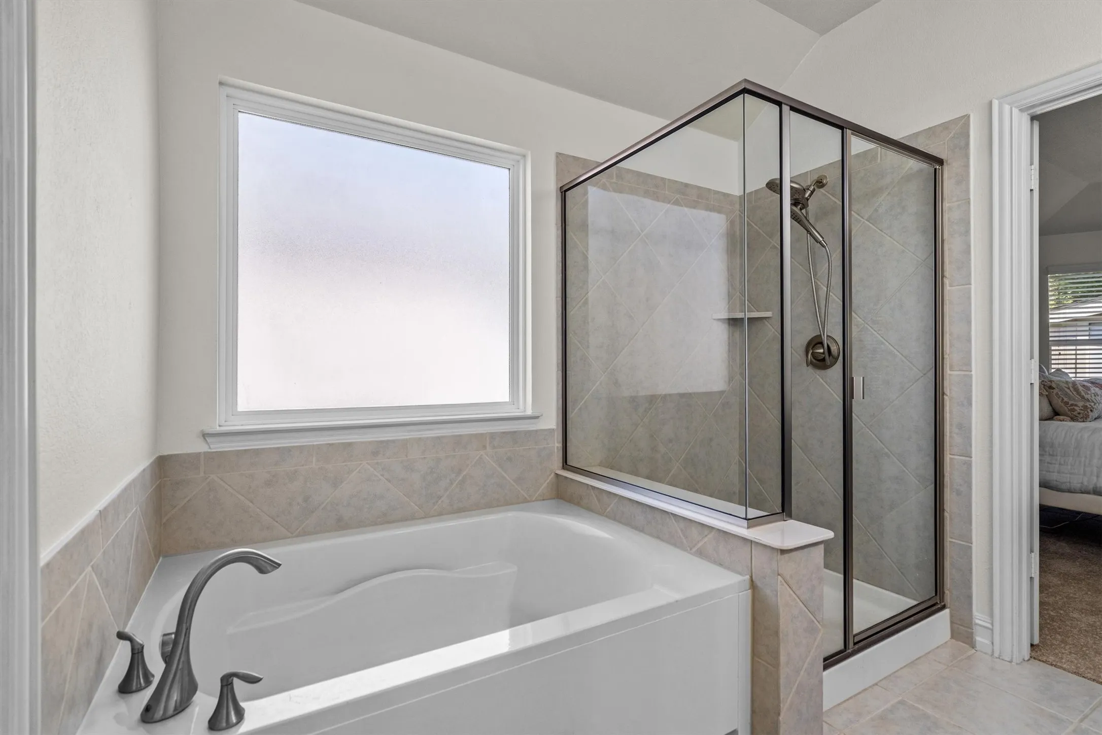 Single Family Residence For Sale in Denton County , 6424 Roaring Creek, Denton, Texas 76226, 3 Bedroom, 2 Bathroom, 2 Garage spaces, 1,738 Sqft, built in 2017, mls#21375456, Real Estate Agent in Denton, Homes For Sale in Denton county, Homes For Sale in Denton, Realtor in Denton Texas, Real Estate Brokerage Independent Realty Texas, Luminita Cordes Realtor