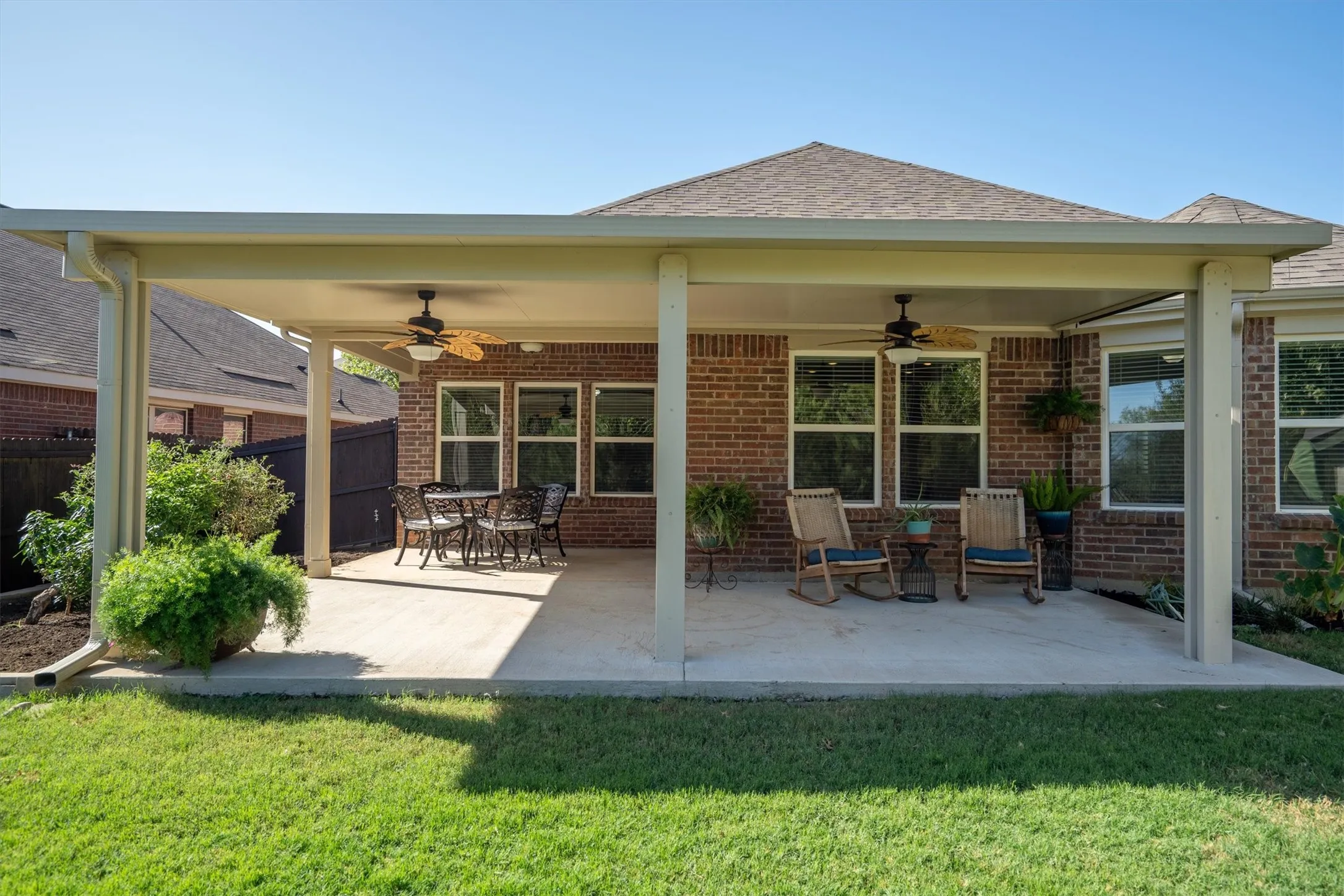 Single Family Residence For Sale in Denton County , 6424 Roaring Creek, Denton, Texas 76226, 3 Bedroom, 2 Bathroom, 2 Garage spaces, 1,738 Sqft, built in 2017, mls#21375456, Real Estate Agent in Denton, Homes For Sale in Denton county, Homes For Sale in Denton, Realtor in Denton Texas, Real Estate Brokerage Independent Realty Texas, Luminita Cordes Realtor