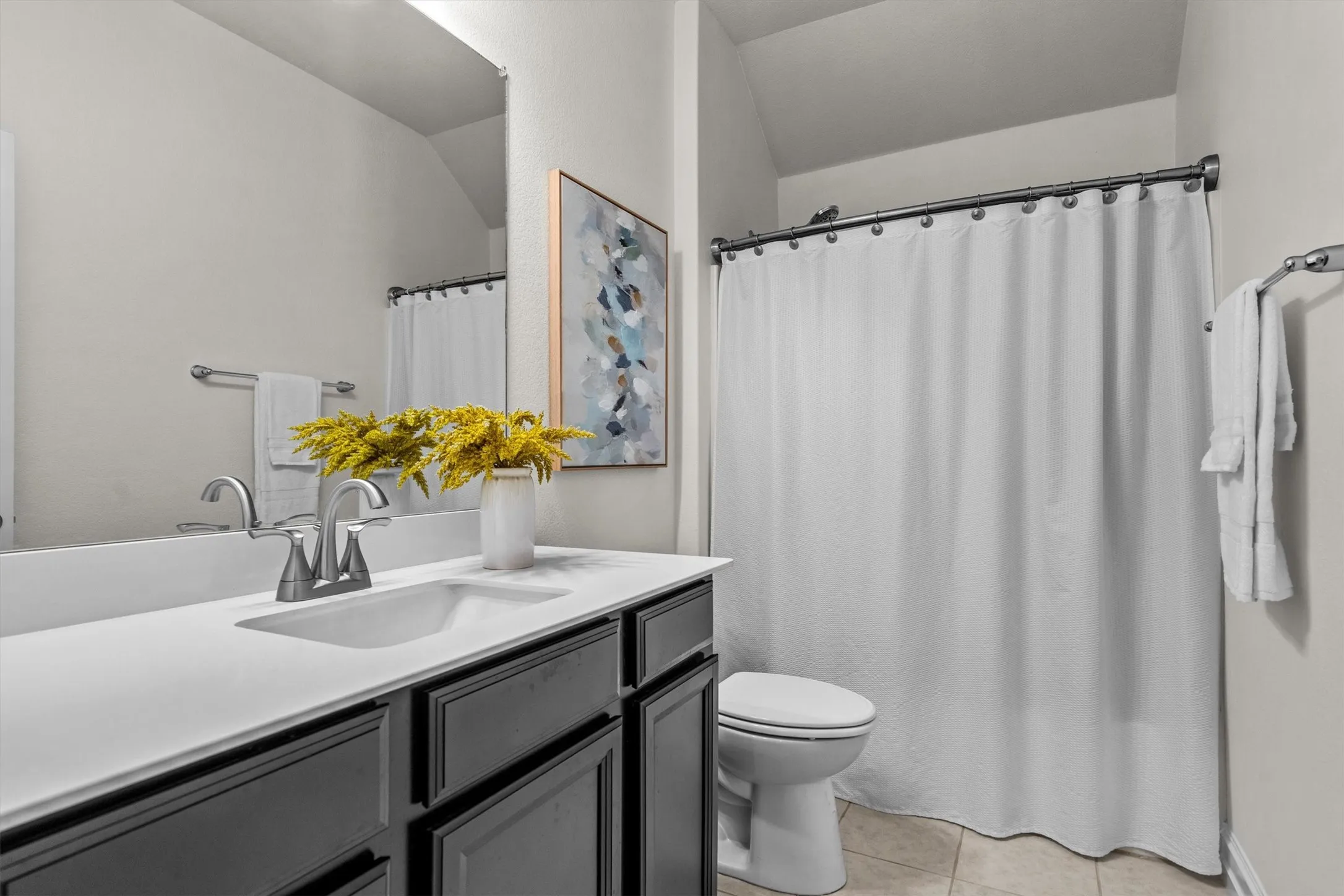 Single Family Residence For Sale in Denton County , 6424 Roaring Creek, Denton, Texas 76226, 3 Bedroom, 2 Bathroom, 2 Garage spaces, 1,738 Sqft, built in 2017, mls#21375456, Real Estate Agent in Denton, Homes For Sale in Denton county, Homes For Sale in Denton, Realtor in Denton Texas, Real Estate Brokerage Independent Realty Texas, Luminita Cordes Realtor
