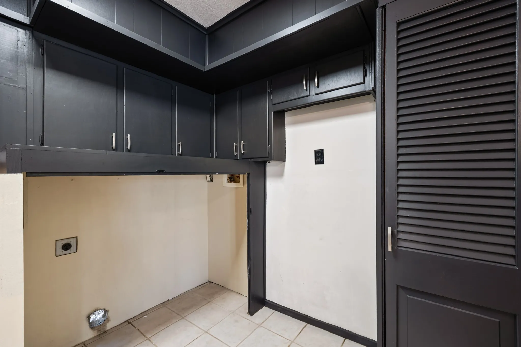 Single Family Residence For Sale in Tarrant County , 5533 Burton Avenue, Fort Worth, Texas 76119, 3 Bedroom, 1 Bathroom, 2 Garage spaces, 864 Sqft, built in 1958, mls#21389173, Real Estate Agent in Fort Worth, Homes For Sale in Tarrant county, Homes For Sale in Fort Worth, Realtor in Fort Worth Texas, Real Estate Brokerage Independent Realty Texas, Luminita Cordes Realtor