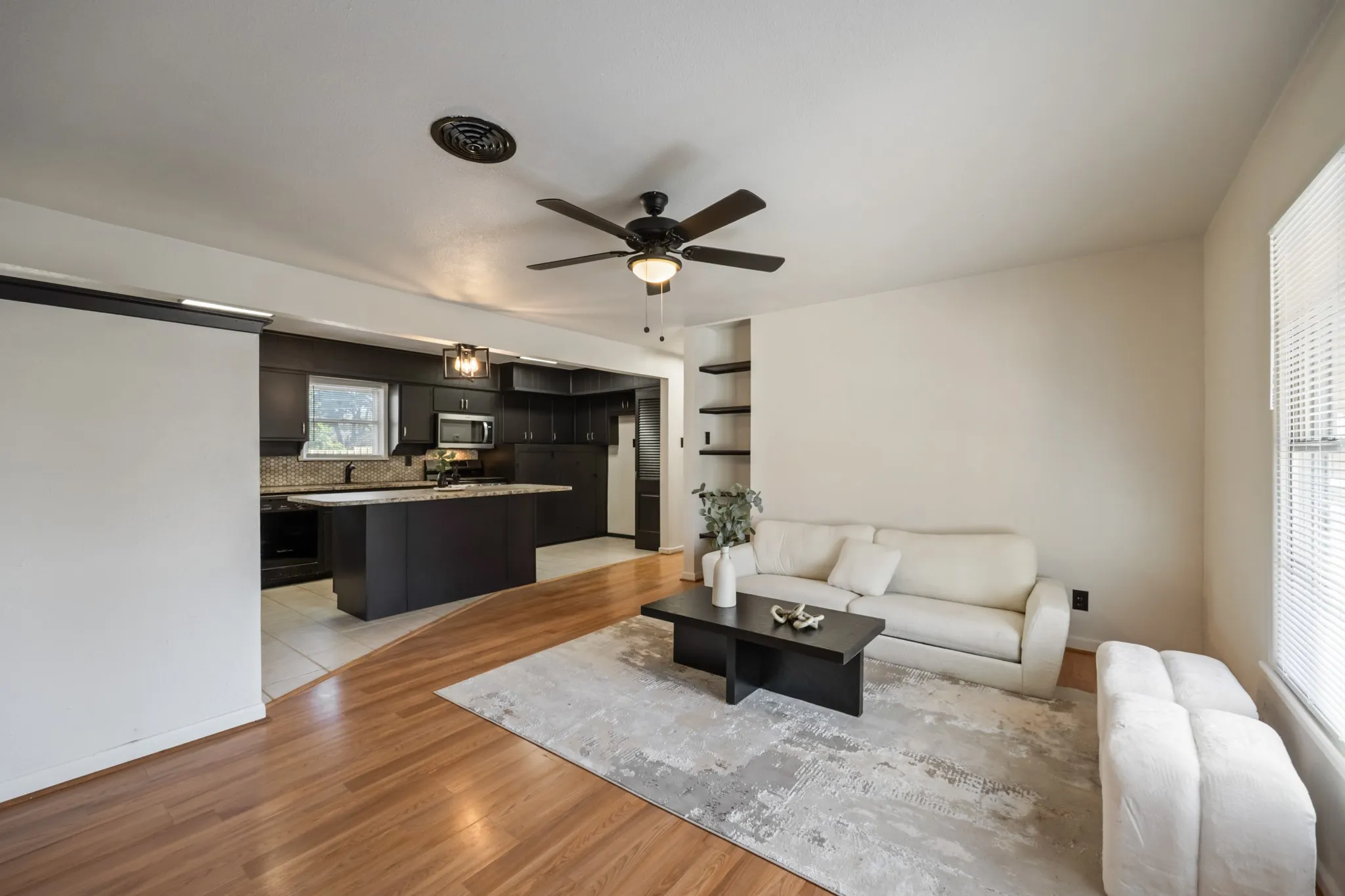 Single Family Residence For Sale in Tarrant County , 5533 Burton Avenue, Fort Worth, Texas 76119, 3 Bedroom, 1 Bathroom, 2 Garage spaces, 864 Sqft, built in 1958, mls#21389173, Real Estate Agent in Fort Worth, Homes For Sale in Tarrant county, Homes For Sale in Fort Worth, Realtor in Fort Worth Texas, Real Estate Brokerage Independent Realty Texas, Luminita Cordes Realtor