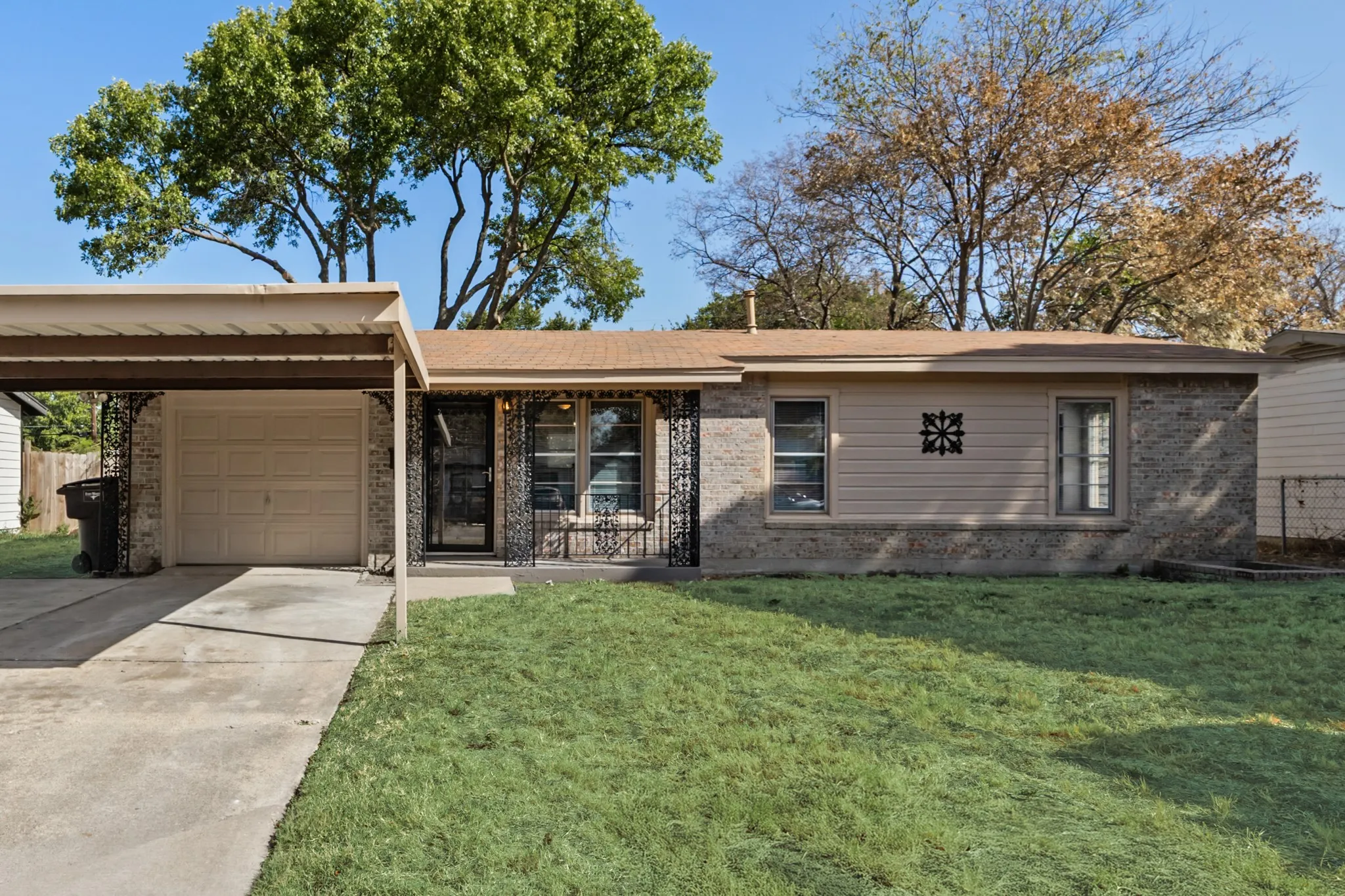 Single Family Residence For Sale in Tarrant County , 5533 Burton Avenue, Fort Worth, Texas 76119, 3 Bedroom, 1 Bathroom, 2 Garage spaces, 864 Sqft, built in 1958, mls#21389173, Real Estate Agent in Fort Worth, Homes For Sale in Tarrant county, Homes For Sale in Fort Worth, Realtor in Fort Worth Texas, Real Estate Brokerage Independent Realty Texas, Luminita Cordes Realtor