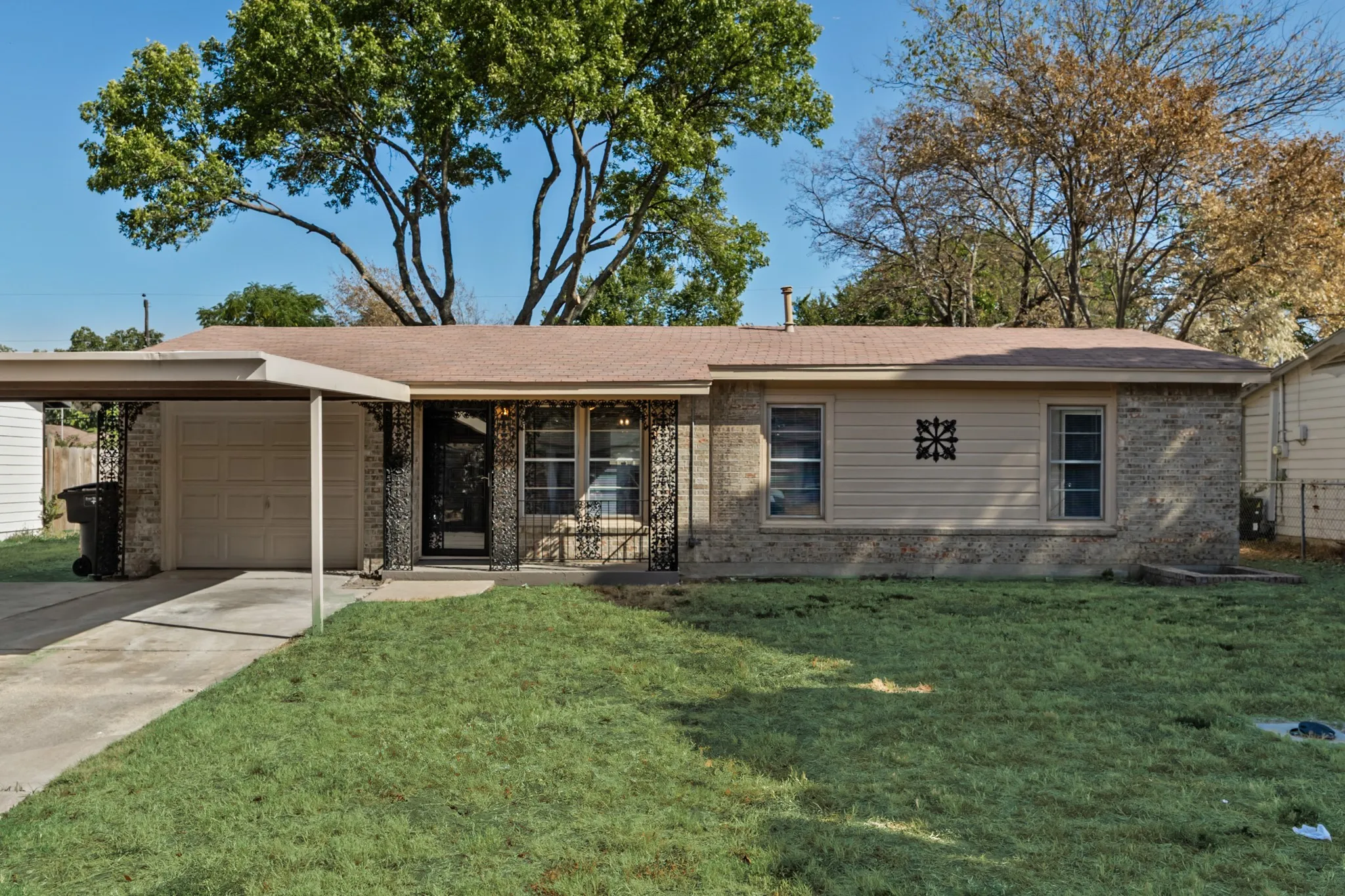 Single Family Residence For Sale in Tarrant County , 5533 Burton Avenue, Fort Worth, Texas 76119, 3 Bedroom, 1 Bathroom, 2 Garage spaces, 864 Sqft, built in 1958, mls#21389173, Real Estate Agent in Fort Worth, Homes For Sale in Tarrant county, Homes For Sale in Fort Worth, Realtor in Fort Worth Texas, Real Estate Brokerage Independent Realty Texas, Luminita Cordes Realtor